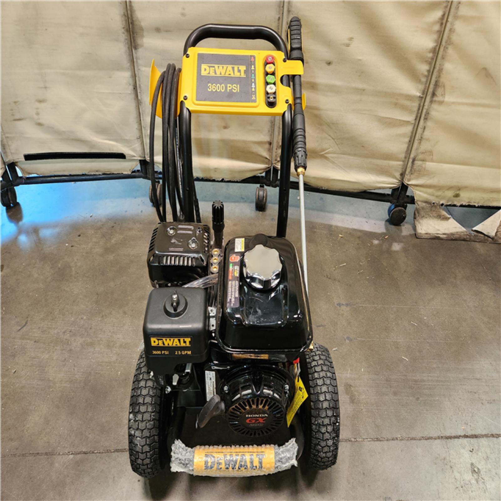 California AS-IS DEWALT 3600 PSI 2.5 GPM Cold Water Gas Professional Pressure Washer with HONDA GX200 Engine