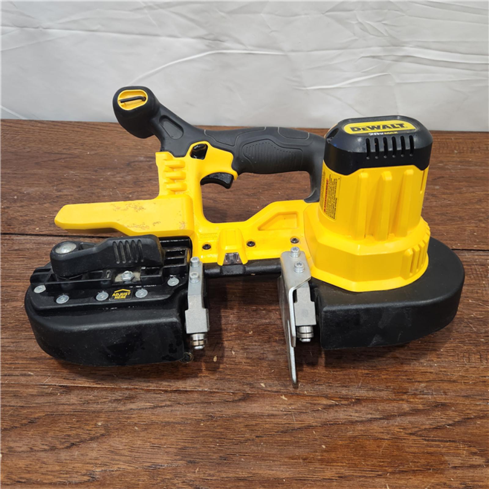 AS-IS DeWalt 20V MAX Cordless Lithium-Ion 15 in Band Saw (Tool Only)