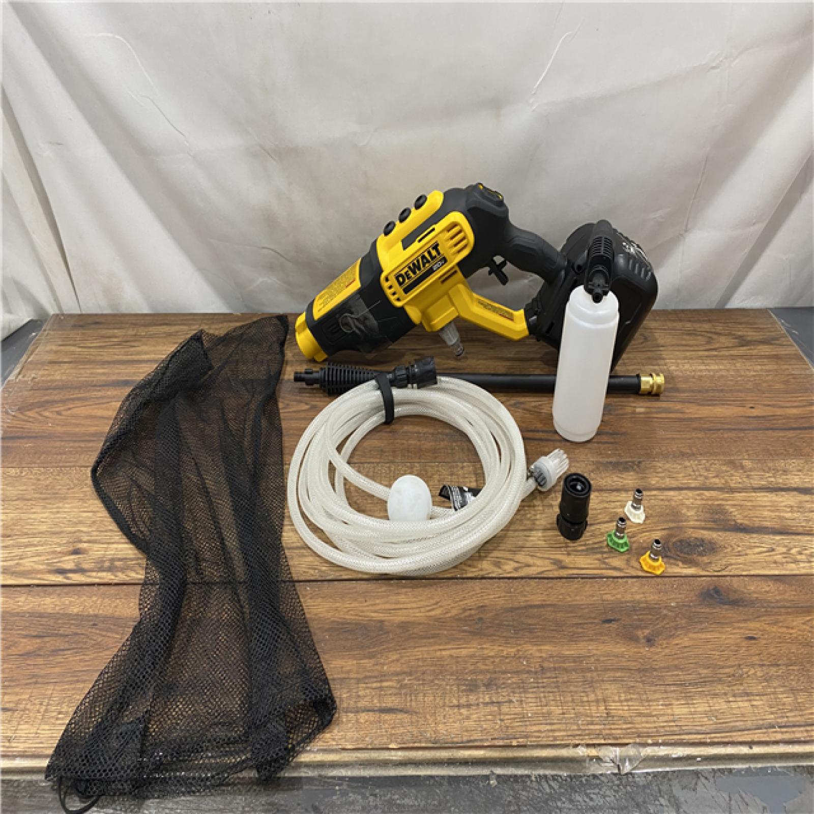 AS IS Dewalt 20V 550 PSI  1 GPM Cordless Power Cleaner W/ 4 Nozzles Tool-Only DCPW550B