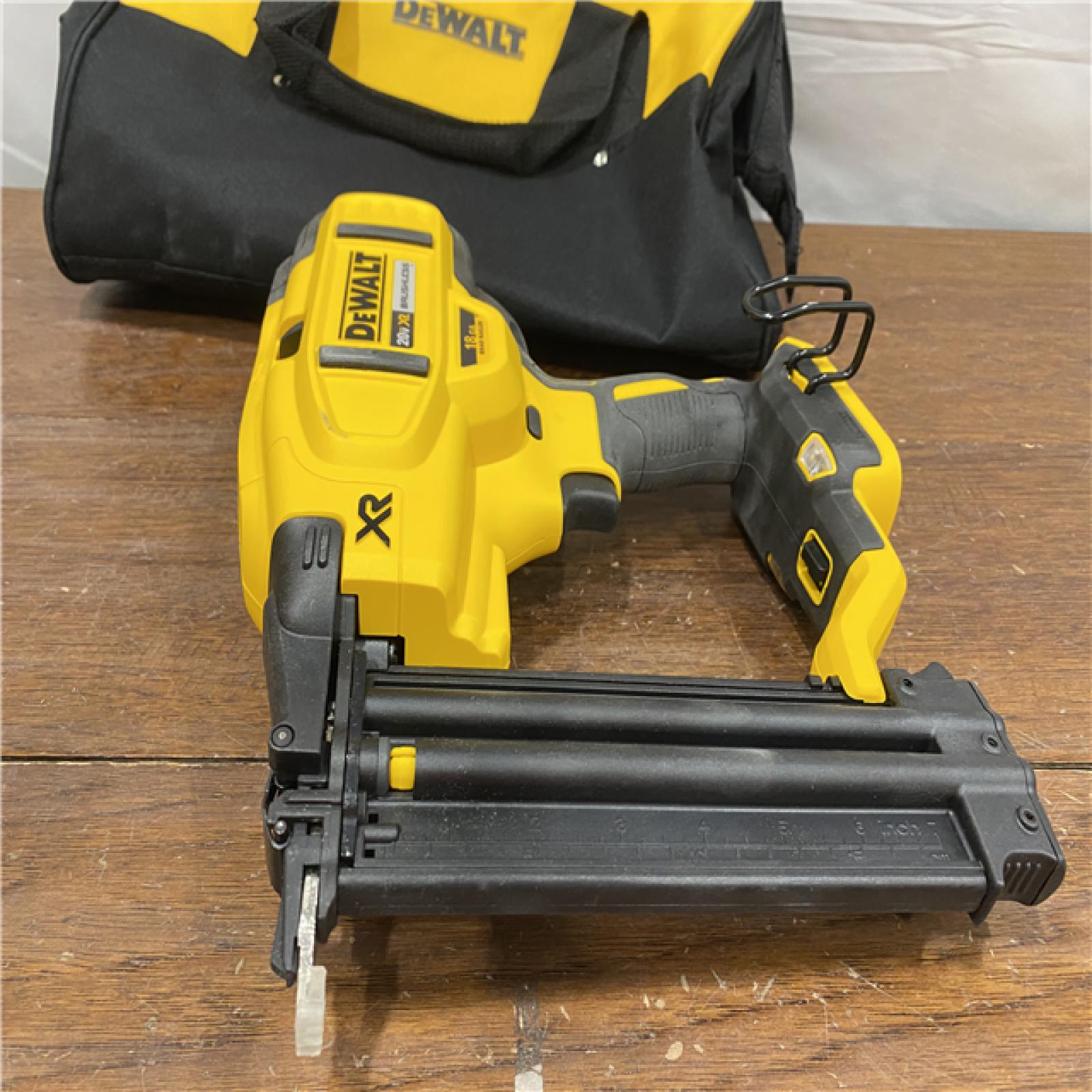 AS-ISDEWALT 20V MAX XR 18 Gauge Brad Nailer Kit