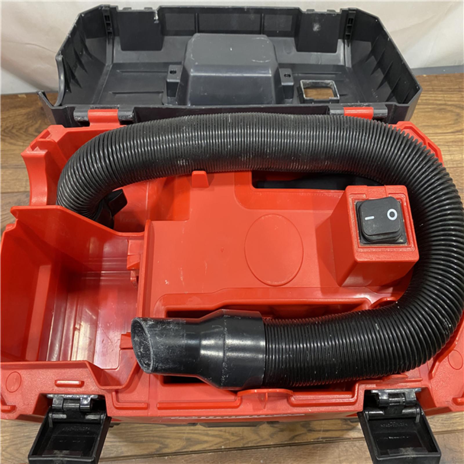 AS IS Milwaukee M18 Vacuum 2Gal 6  Hose Access Bare Tool