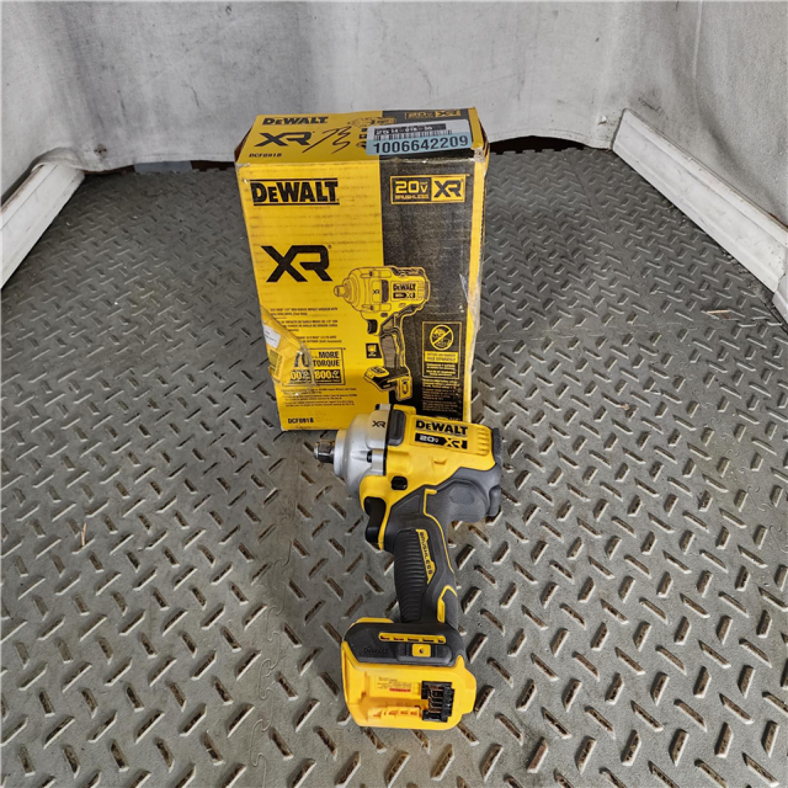 HOUSTON LOCATION - AS-IF DEWALT 20-Volt MAX XR Cordless 1/2 in. Impact Wrench (Tool-Only) (DCF891B)