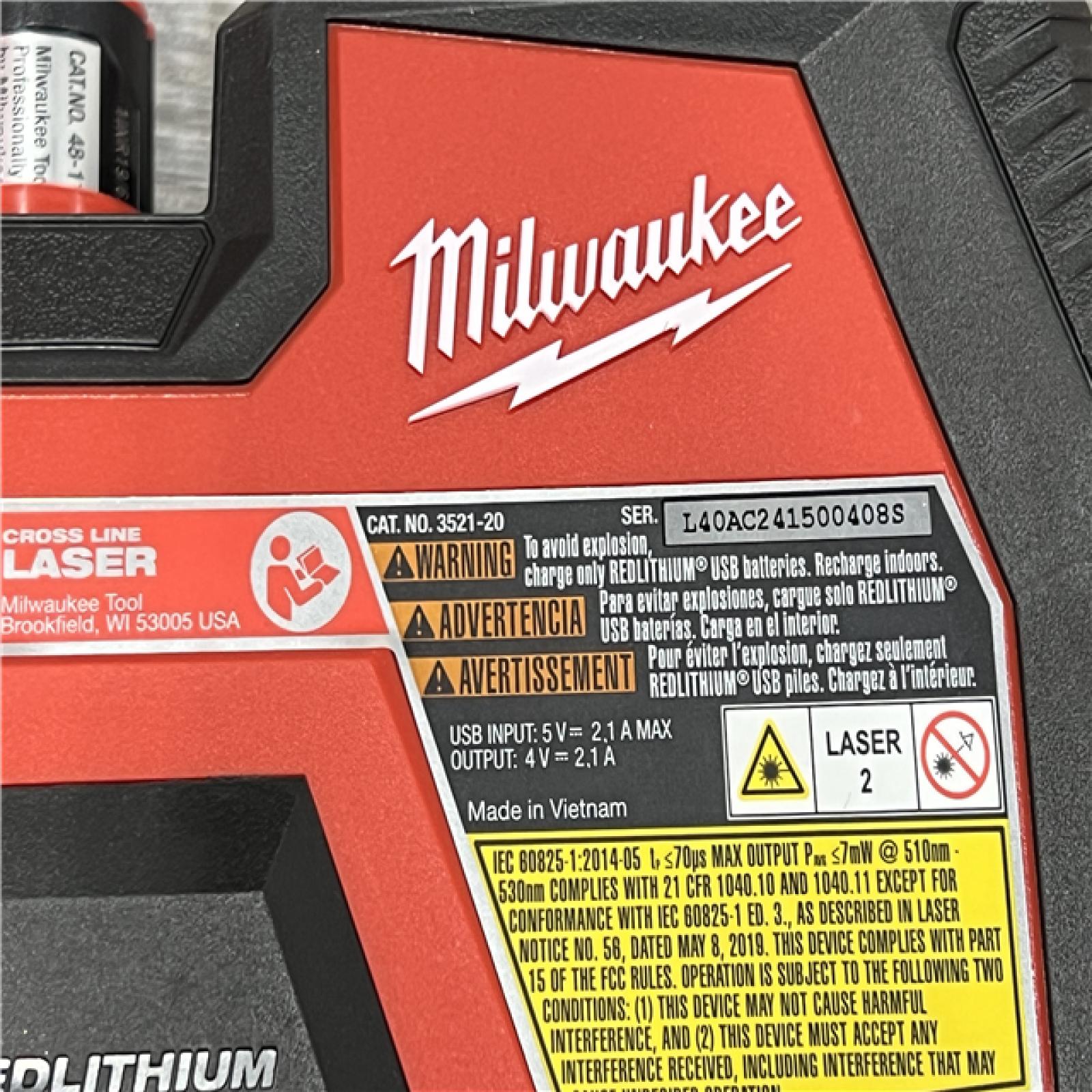 AS-IS MILWAUKEE 100 ft. REDLITHIUM Lithium-Ion USB Green Rechargeable Cross Line Laser Level