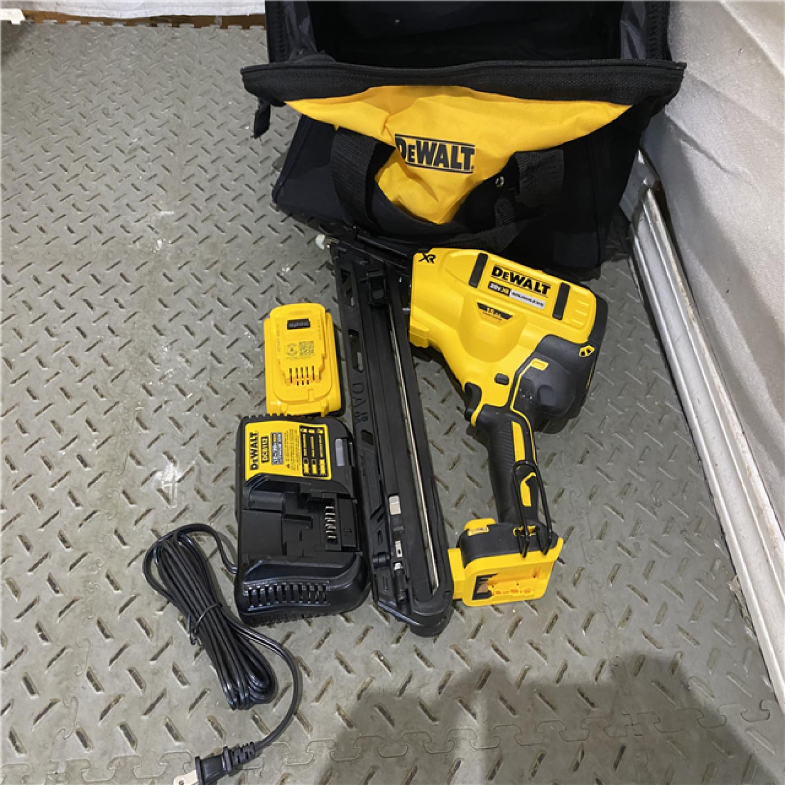 Houston location AS-IS DEWALT 20V MAX XR 15 Ga. Cordless 34 Deg Nailer 20 V