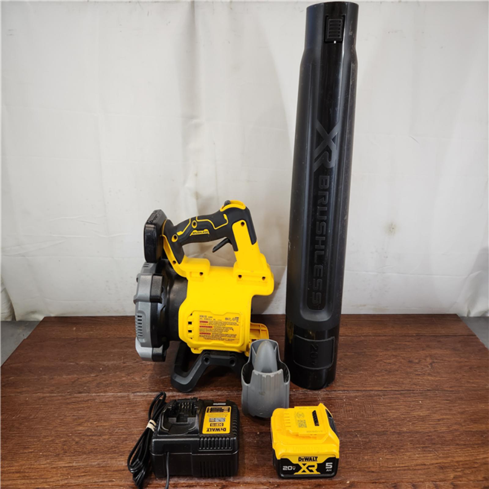 AS-IS DEWALT 20V MAX Brushless Cordless Handheld Axial Leaf Blower Kit