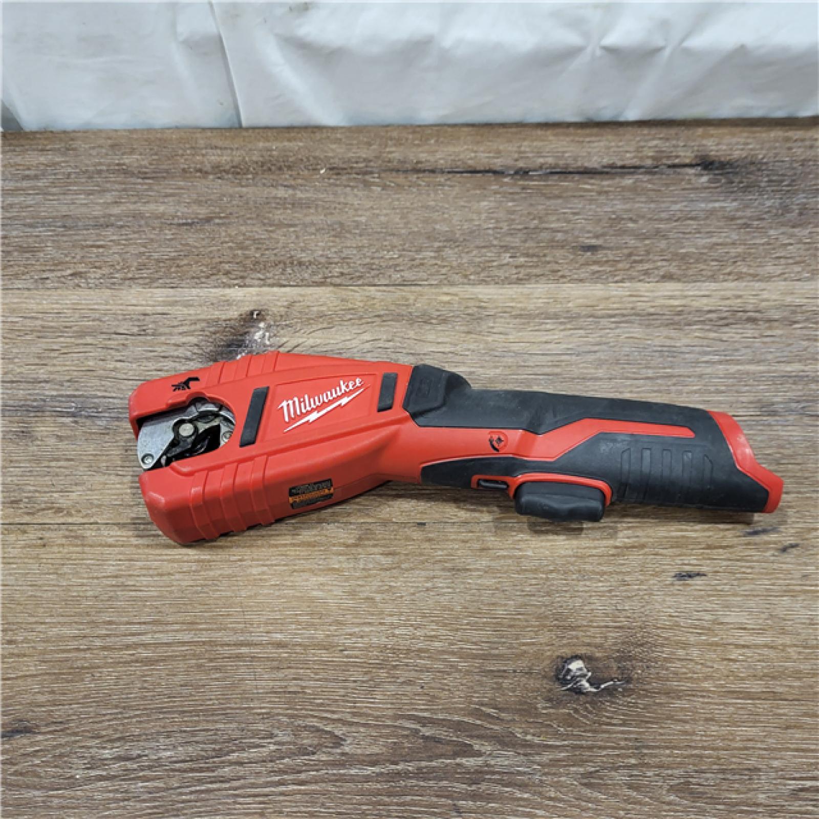 AS-IS Milwaukee M12 Cordless Lithium-Ion Tubing Cutter Kit