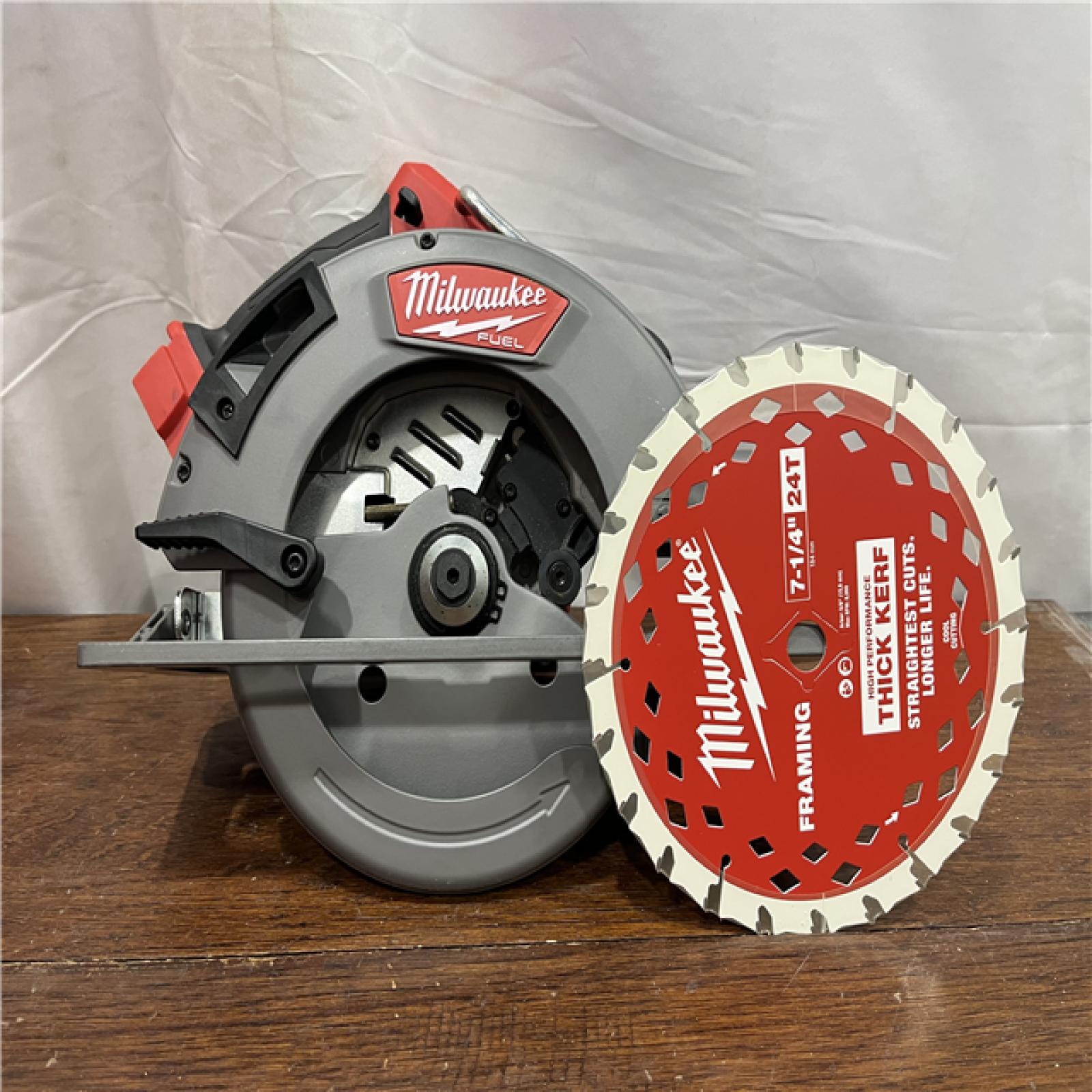 AS-ISMilwaukee M18 FUEL 18V Lithium-Ion Brushless Cordless 7-1/4 in. Circular Saw (Tool-Only)