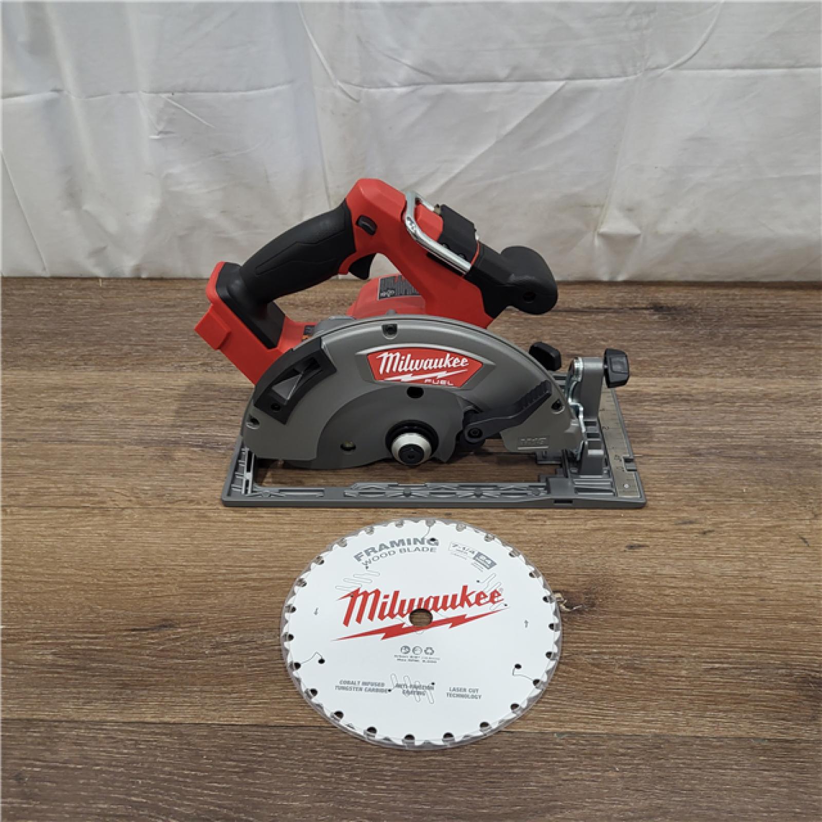 NEW Milwaukee 2830-20 Rear Handle Circular Saw M18 FUEL 7-1/4  Cordless Brushless Tool Only