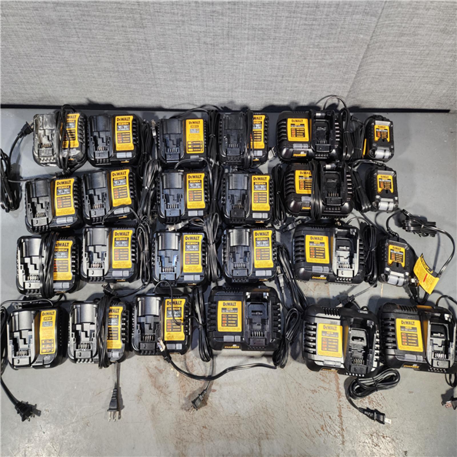 HOUSTON LOCATION - AS-IS DEWALT BATTERY CHARGER PACK QTY - 24