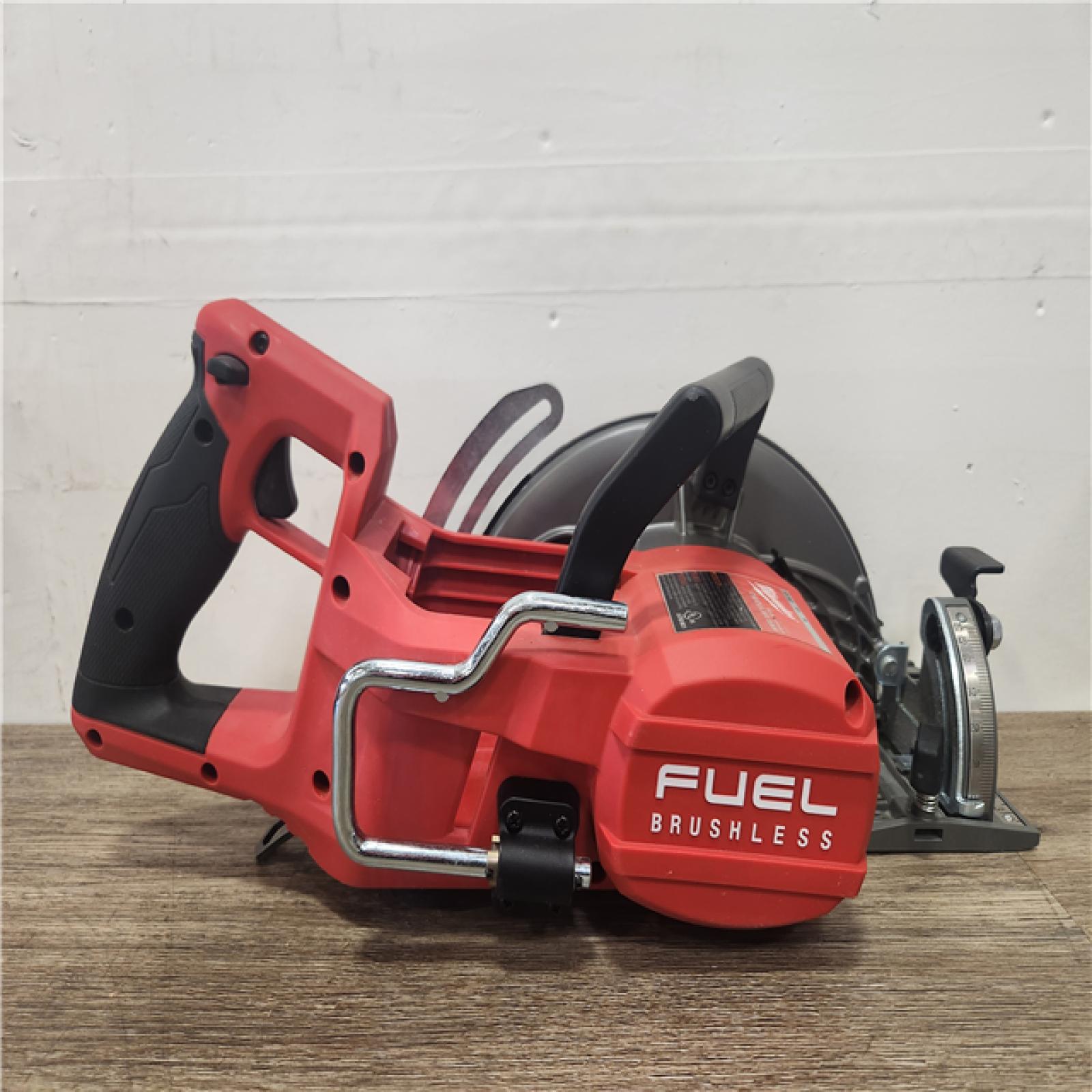 Phoenix Location Appears NEW Milwaukee M18 FUEL 18V Lithium-Ion Cordless 7-1/4 in. Rear Handle Circular Saw (Tool-Only) 2830-20