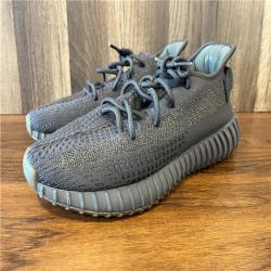 Adidas Yeezy 350 V2  - Onix SZ 9