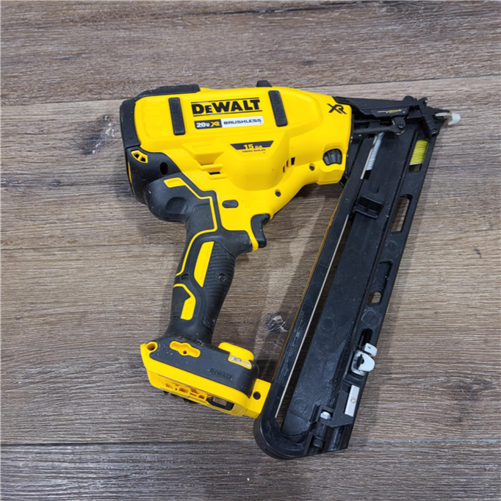 AS-IS DEWALT 20V MAX XR 15 Ga. Cordless 34 Deg Nailer 20 V