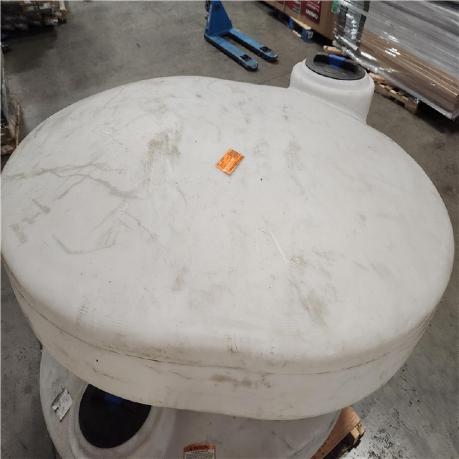 Phoenix Location 2, 210 Gallon Plastic Pick Up Truck Water Storage Tank in White