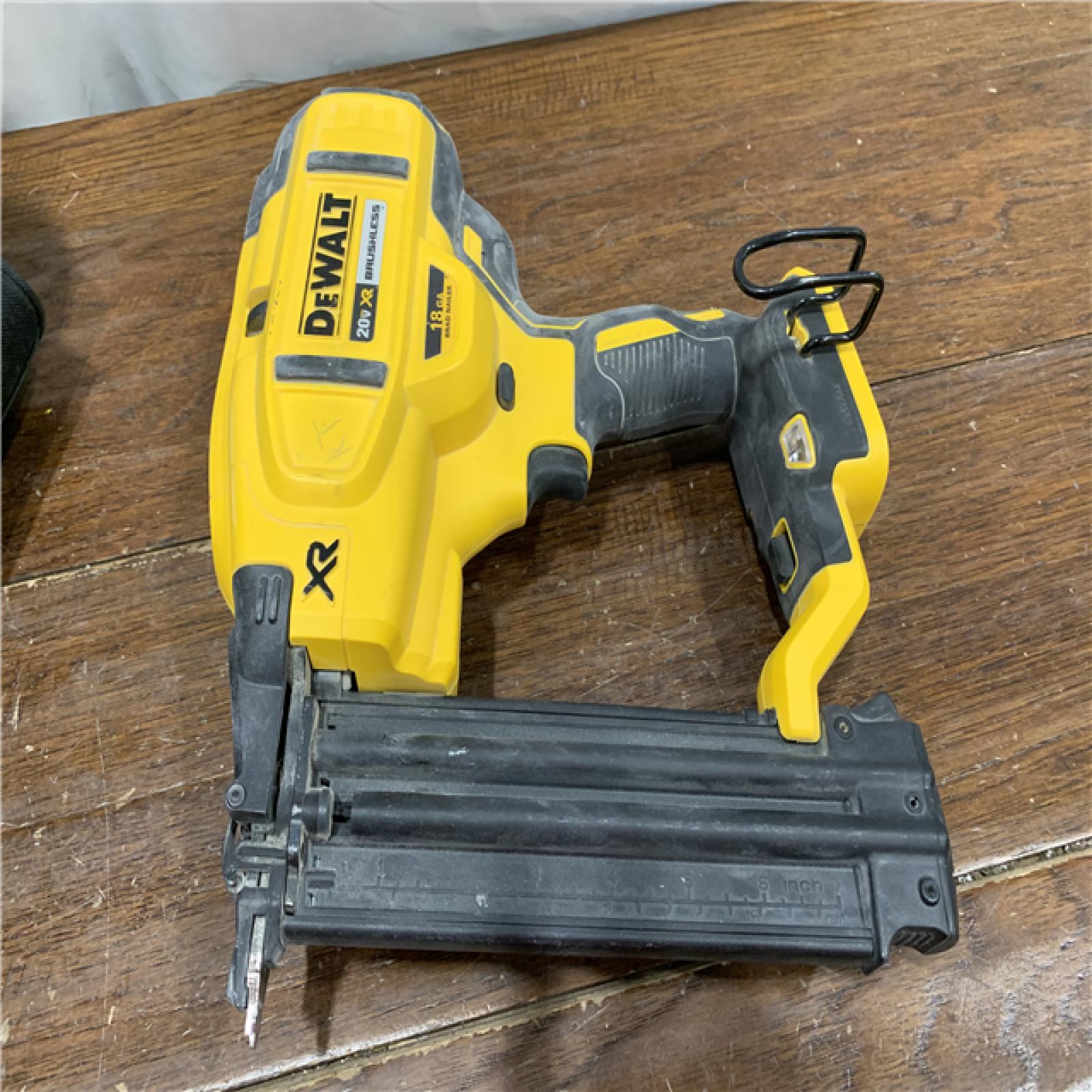 AS-ISDEWALT 20V MAX XR 18 Gauge Brad Nailer Kit