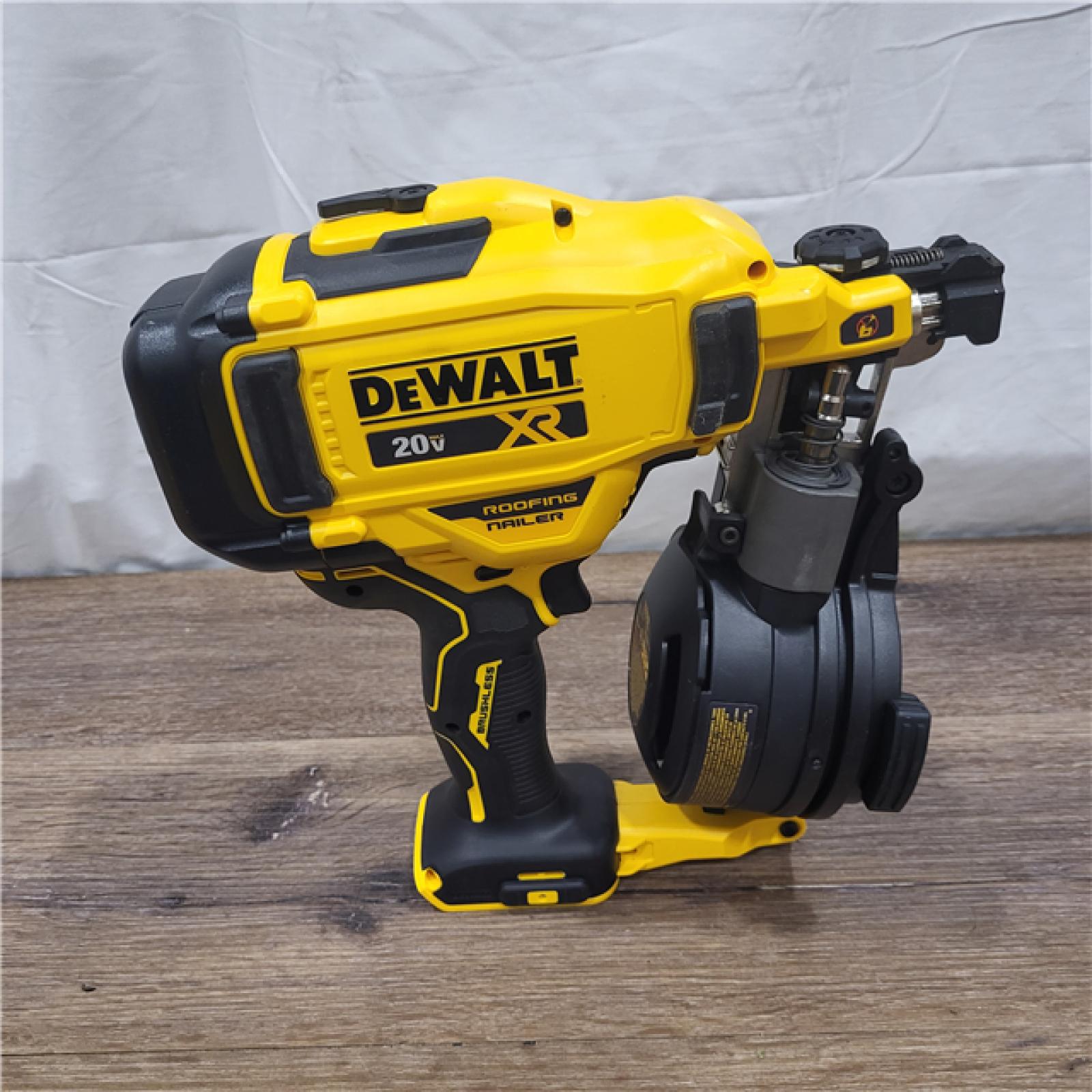 AS-IS DEWALT 2007898 Roofing Nailer Cordless