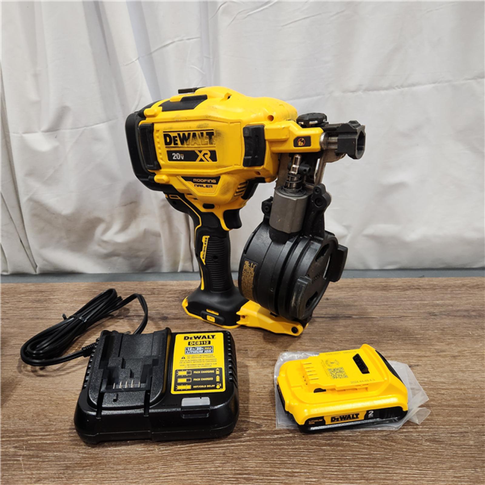 AS-IS DEWALT 2007898 Roofing Nailer Cordless