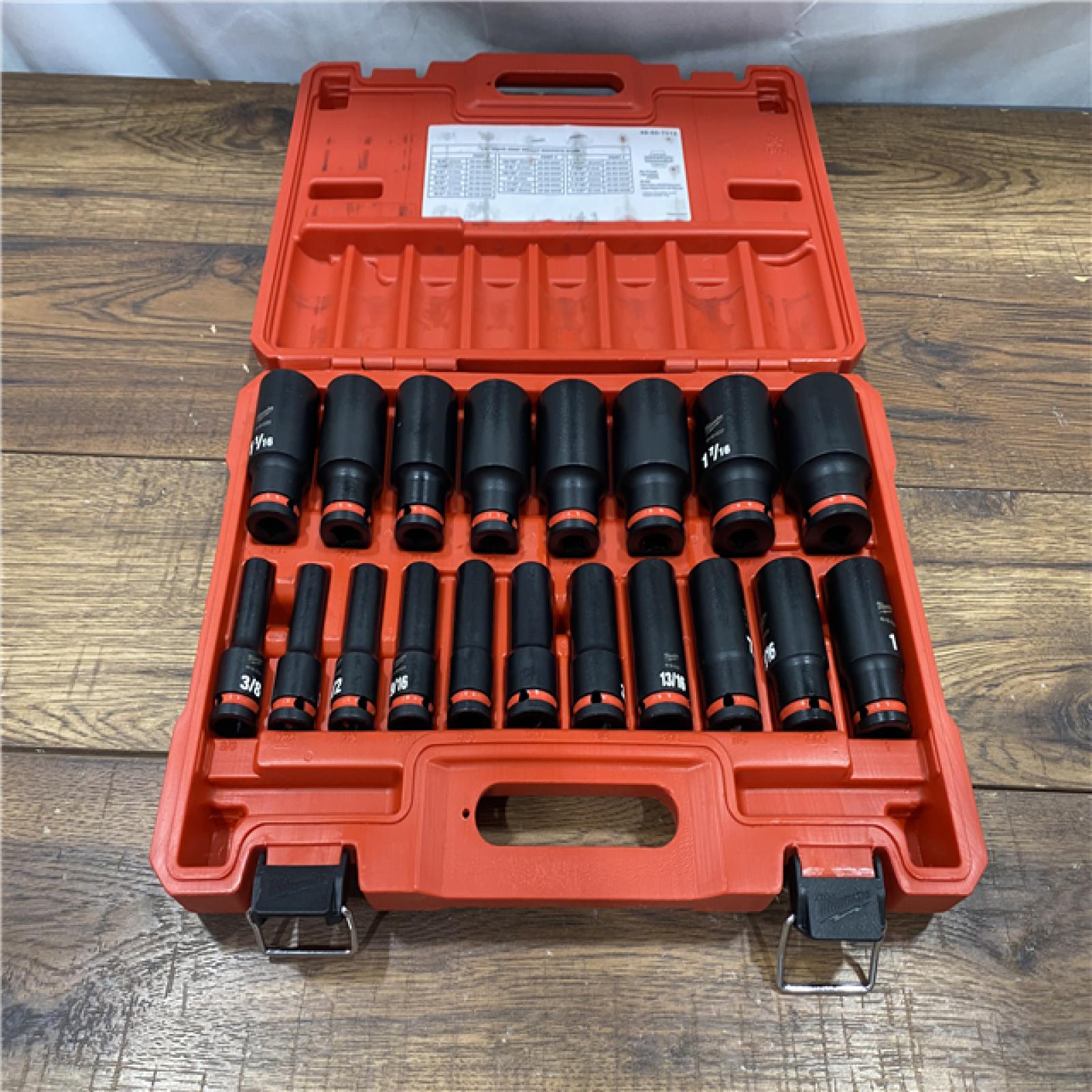 AS IS Milwaukee 1/2 in Drive IMPACT SOCKET SET, SAE, 19 Pcs