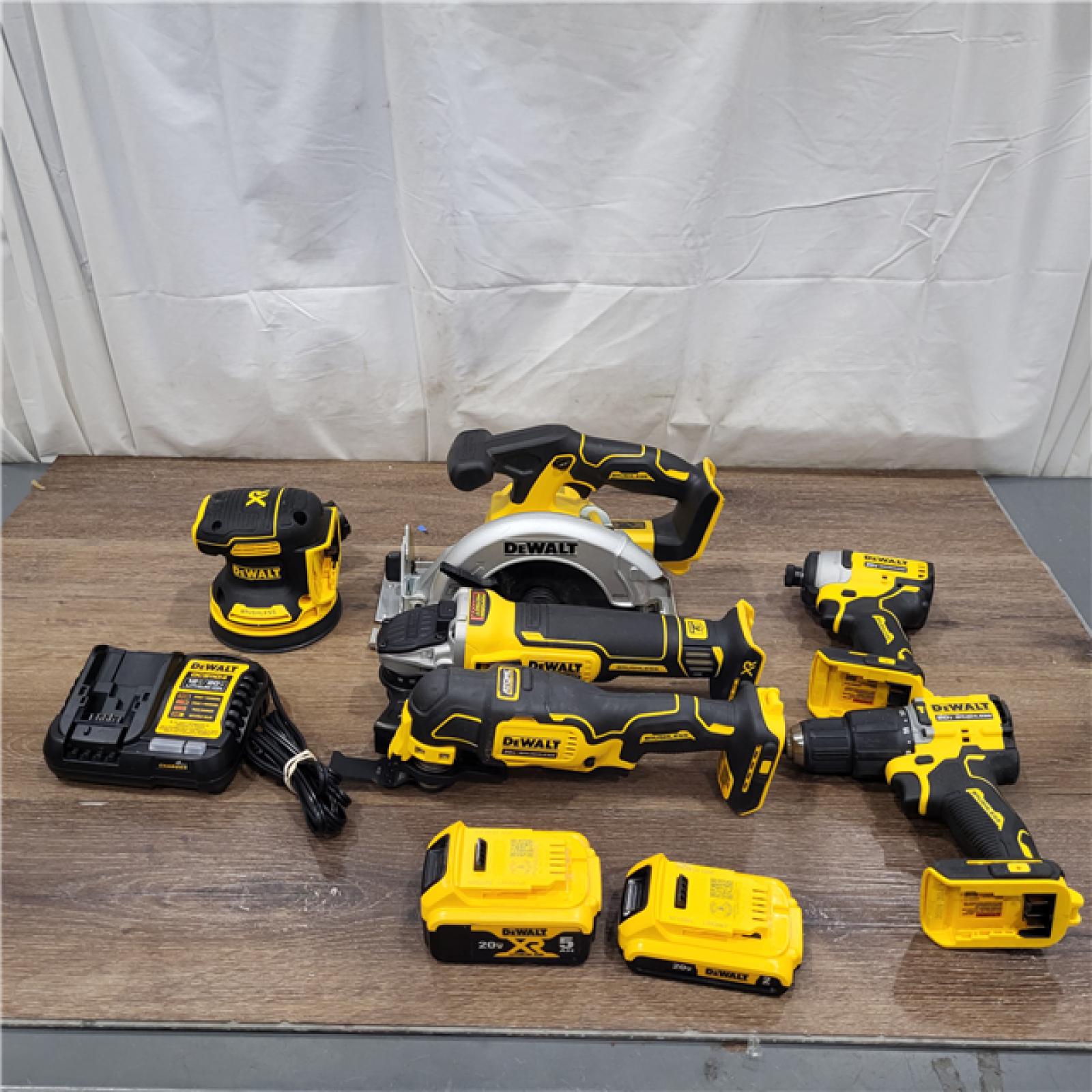 AS-IS Dewalt 20-Volt MAX ToughSystem Lithium-Ion 6-Tool Cordless Combo Kit