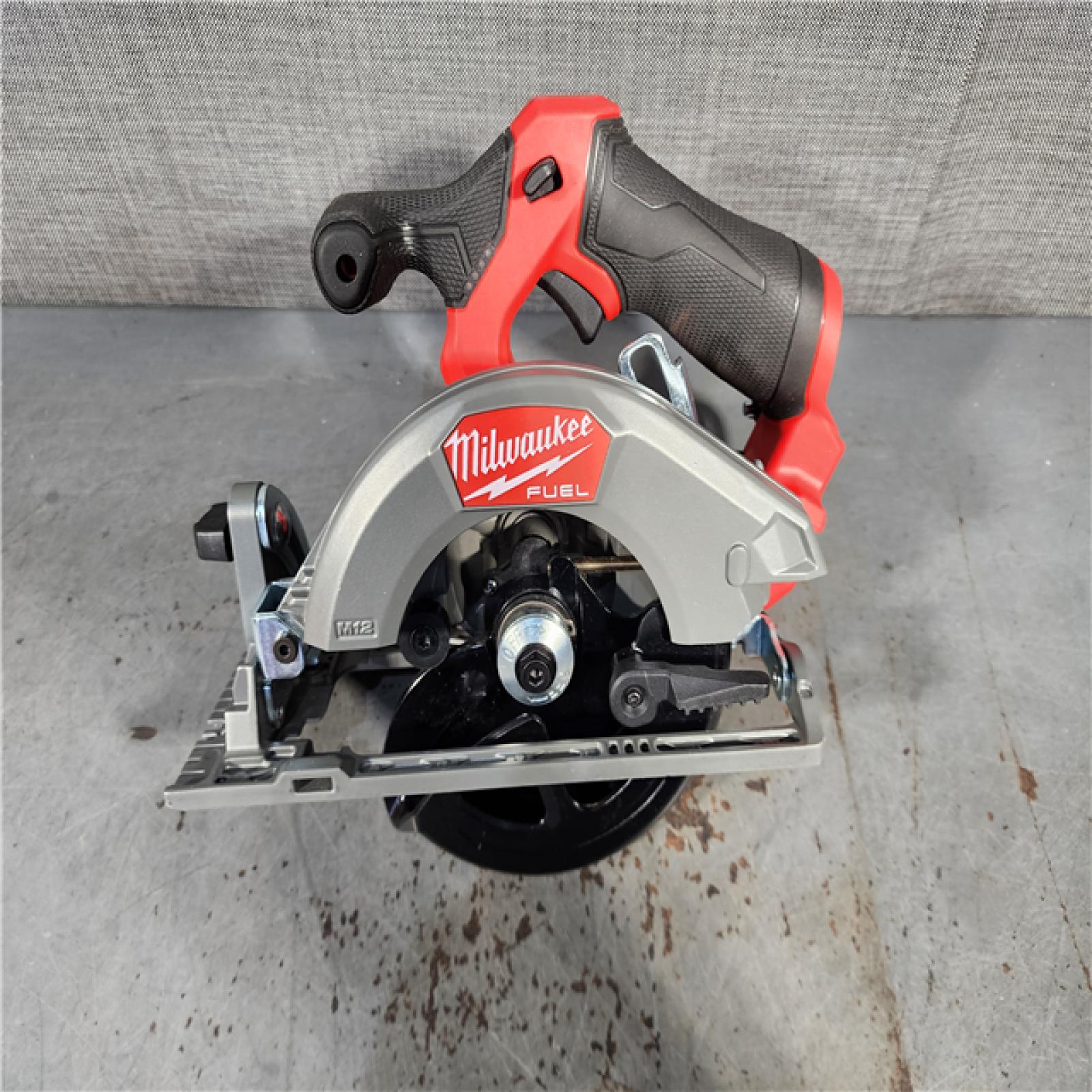 HOUSTON LOCATION - AS-IS (APPEARS LIKE NEW) M12 FUEL 12V Lithium-Ion Brushless 5-3/8 in. Cordless Circular Saw (Tool-Only)