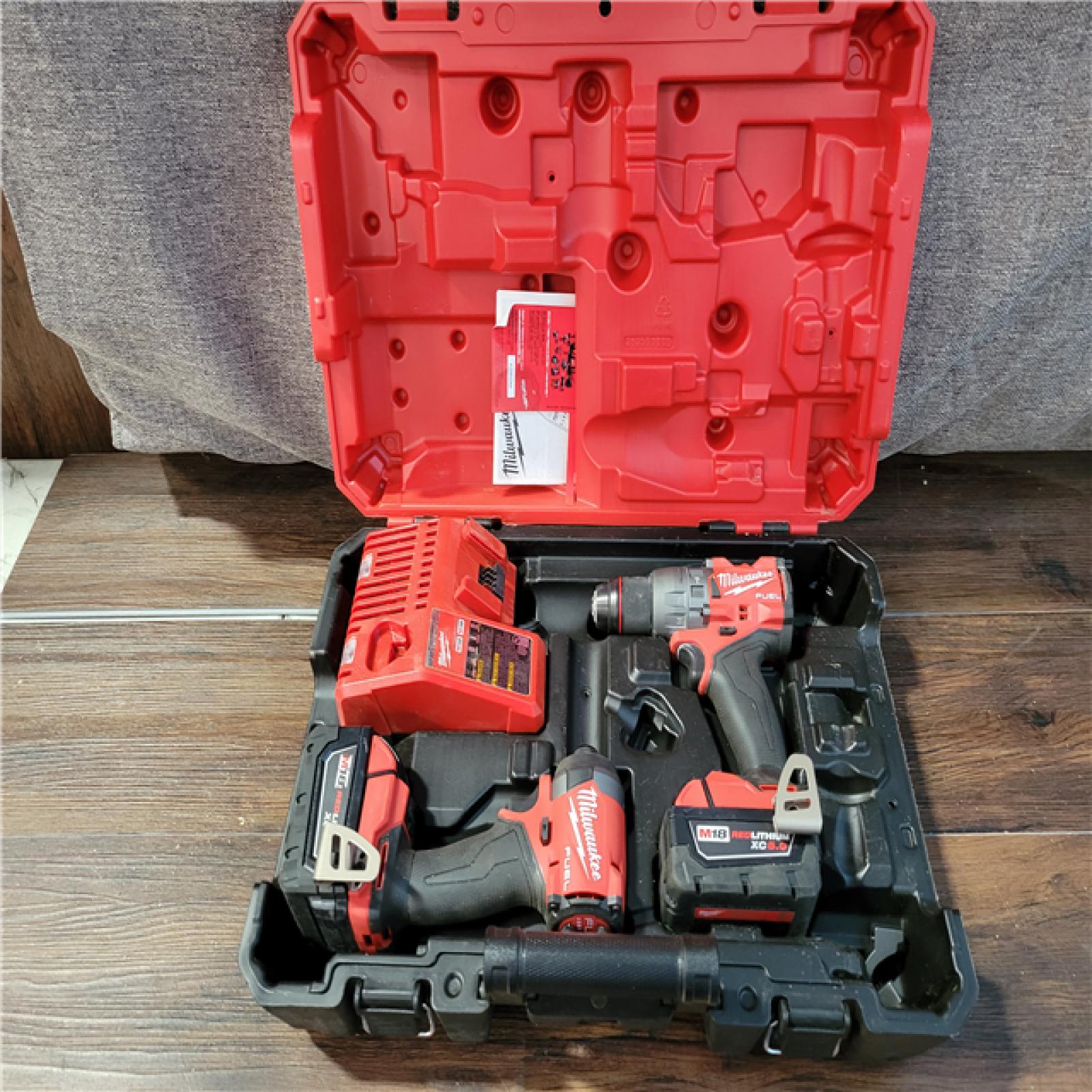 CALIFORNIA AS-IS MILWAUKEE 2-TOOL COMBO KIT (BATTERIES INCLUDED)