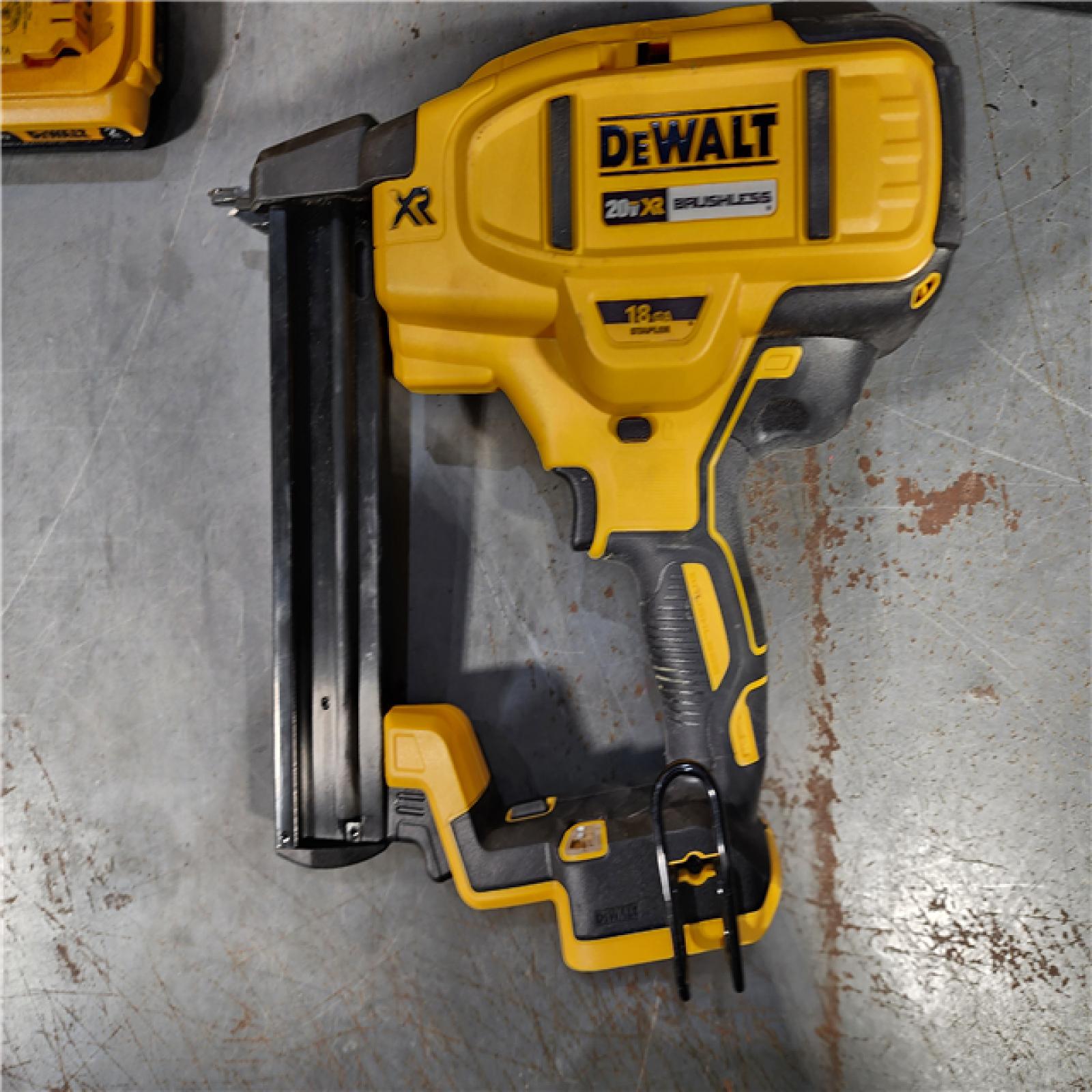 HOUSTON LOCATION - AS-IS DEWALT DCN681D1 20V 18Ga Stapler Kit