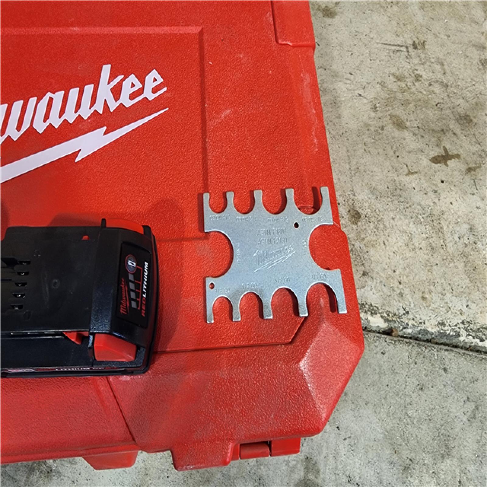 HOUSTON LOCATION - AS-IS Milwaukee M18 18-Volt Lithium-Ion Cordless Short Throw PEX Press Tool Kit with ProPEX/Tubing Cutter and Ratcheting Pipe Cutter