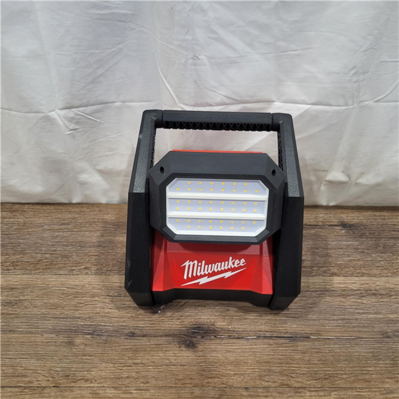 AS-IS Milwaukee M18 Cordless 4000 Lumens ROVER LED AC/DC Flood Light (Tool-Only)