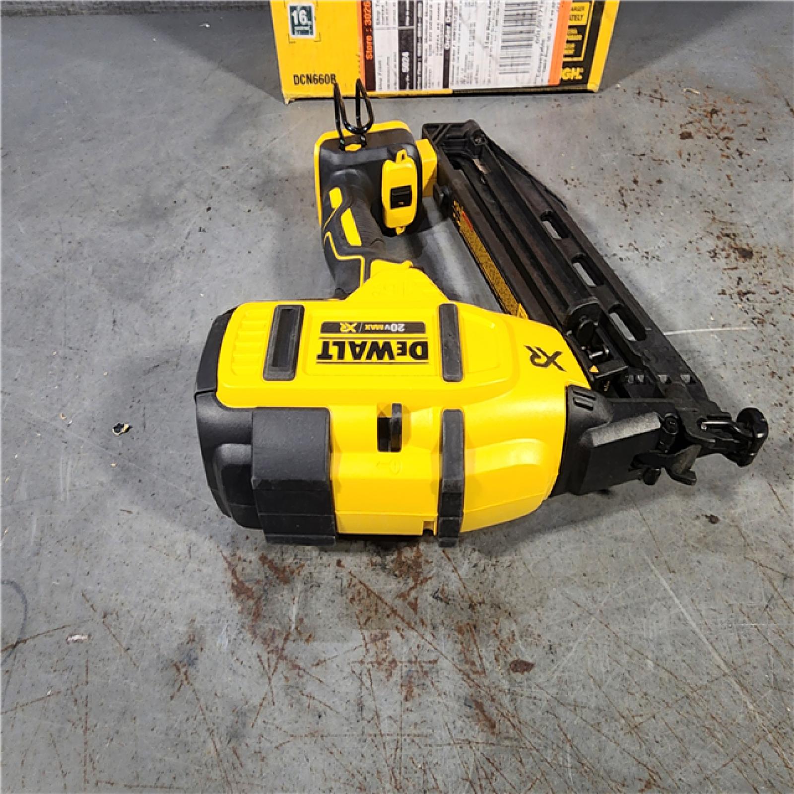 HOUSTON LOCATION - AS-IS DEWALT 20V MAX XR Lithium-Ion Electric Cordless 16-Gauge Angled Finishing Nailer (Tool Only)