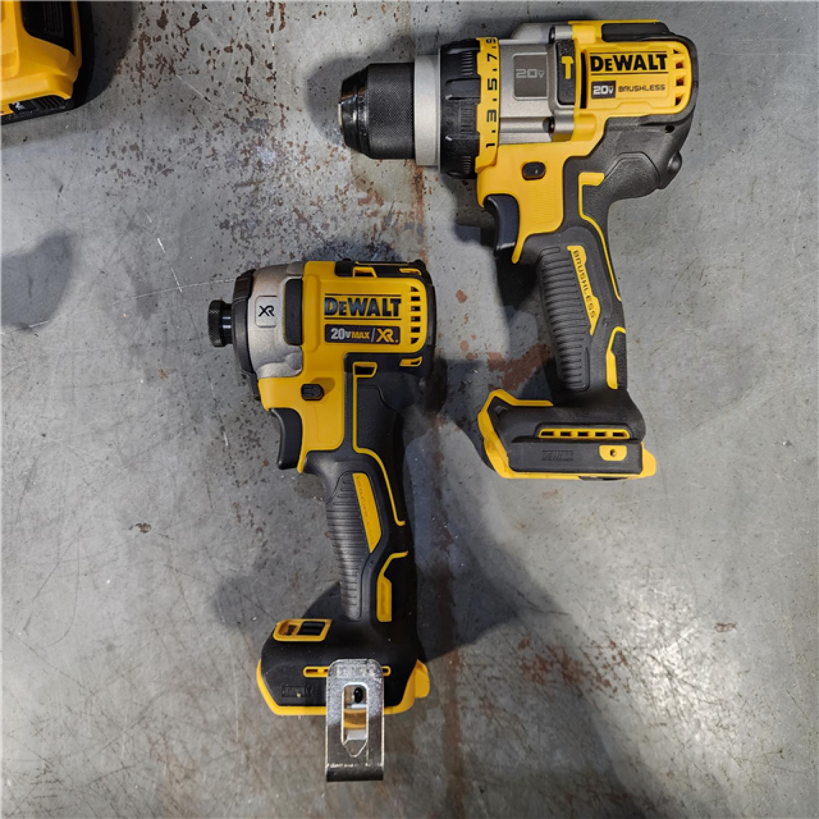 HOUSTON LOCATION - AS-IS DEWALT 20V MAX Cordless Brushless Hammer Drill/Driver 2 Tool Combo Kit with FLEXVOLT ADVANTAGE