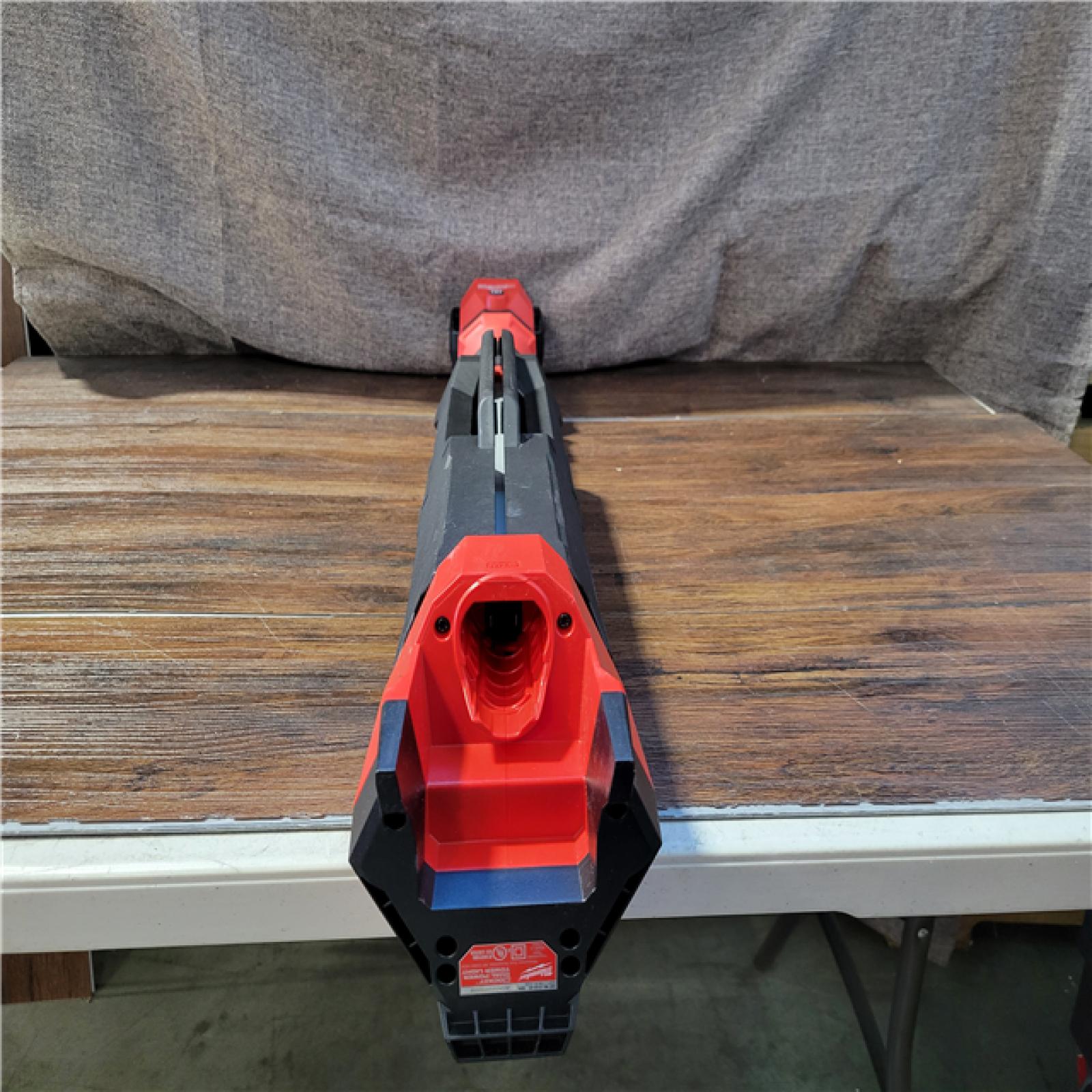 CALIFORNIA AS-IS MILWAUKEE M12 ROCKET DUAL POWER TOWER LIGHT(BATTERY INCLUDED)