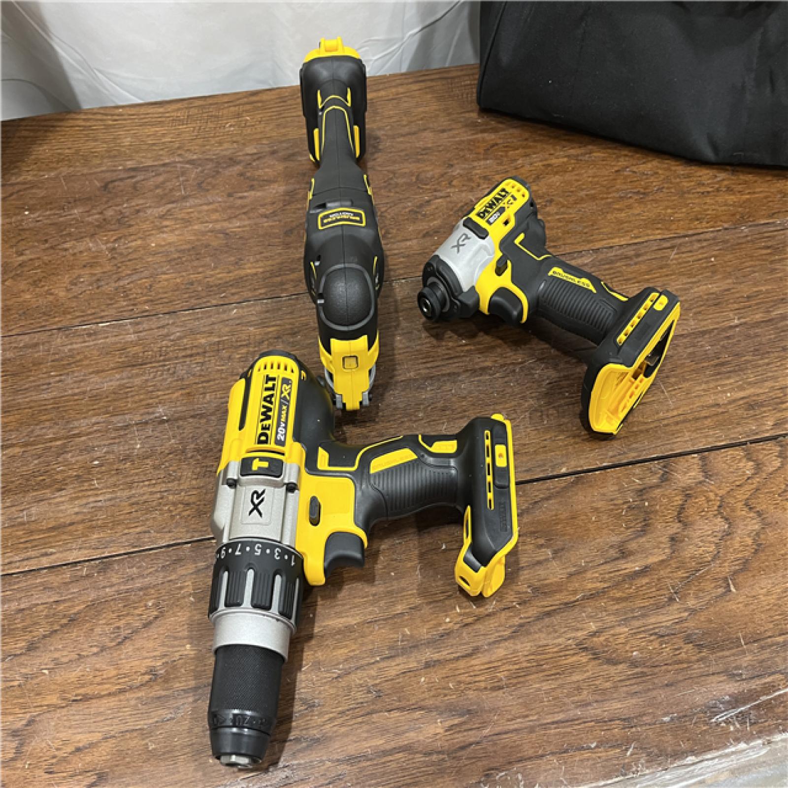 AS-IS 20-Volt Lithium-Ion Cordless 3-Tool Combo Kit with FLEXVOLT 9 Ah and 20V 6 Ah Batteries and Charger