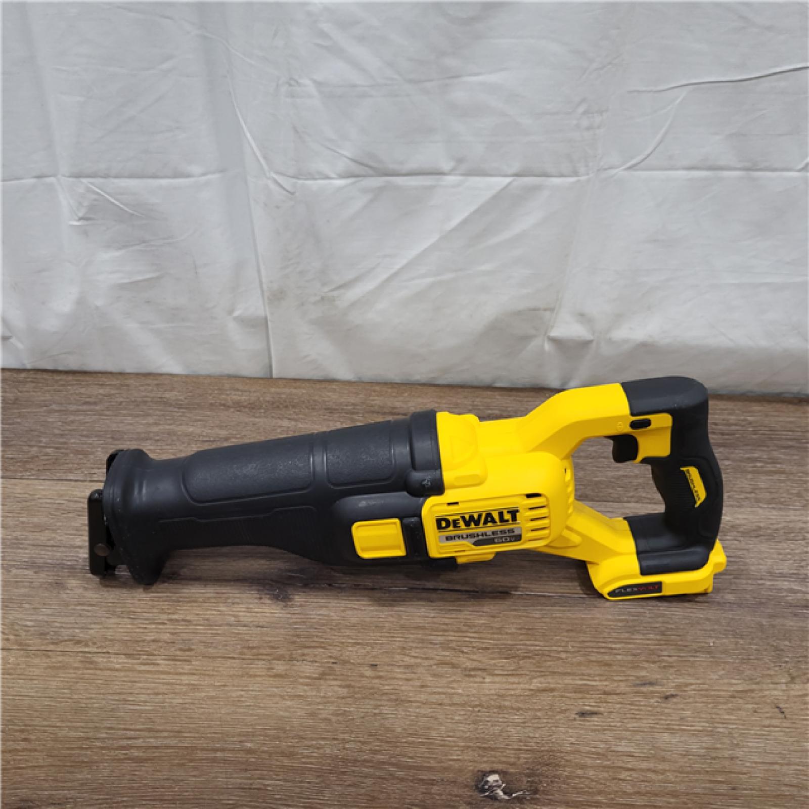 GOOD FLEXVOLT 60V MAX Cordless Brushless Reciprocating Saw with (1) FLEXVOLT 9.0Ah Battery