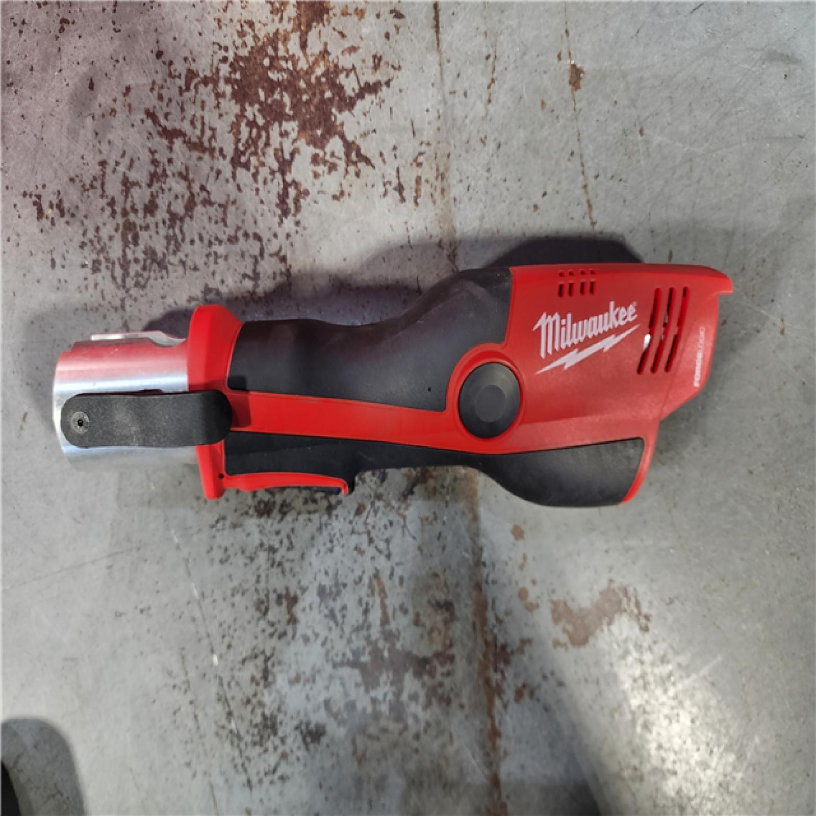 HOUSTON LOCATION - AS-IS (APPEARS LIKE NEW) Milwaukee M12 Force Logic Press Tool 1/2 in. to 1 in. Kit