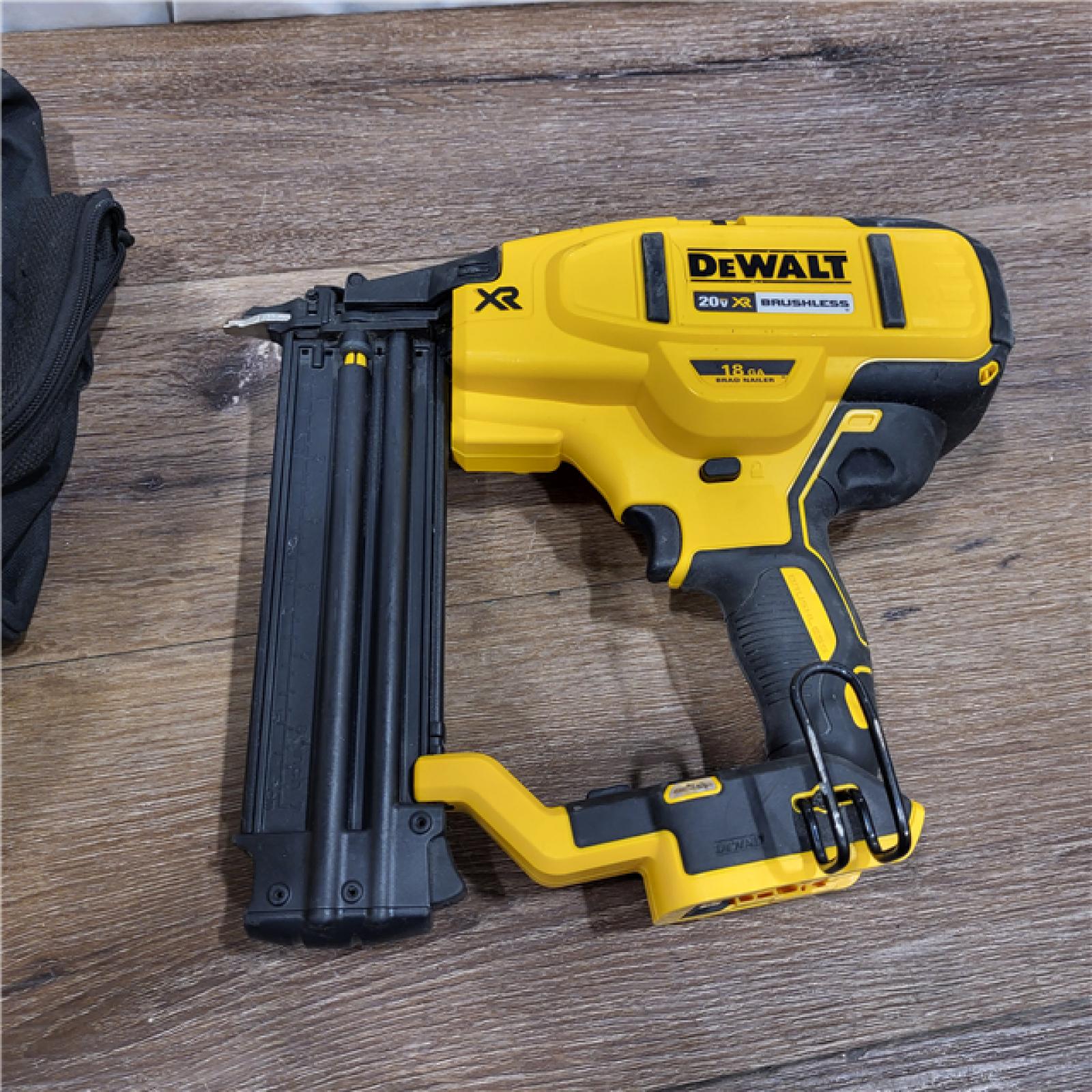 AS-IS DEWALT 20V MAX XR 18 Gauge Brad Nailer Kit