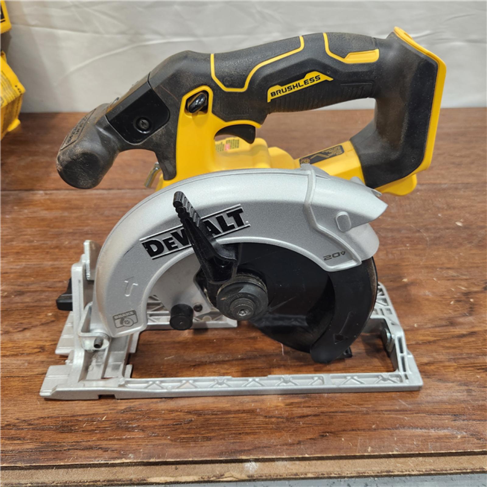 AS-IS FLEXVOLT 60V MAX Cordless Brushless 7-1/4 in. Wormdrive Style Circular Saw (Tool Only)