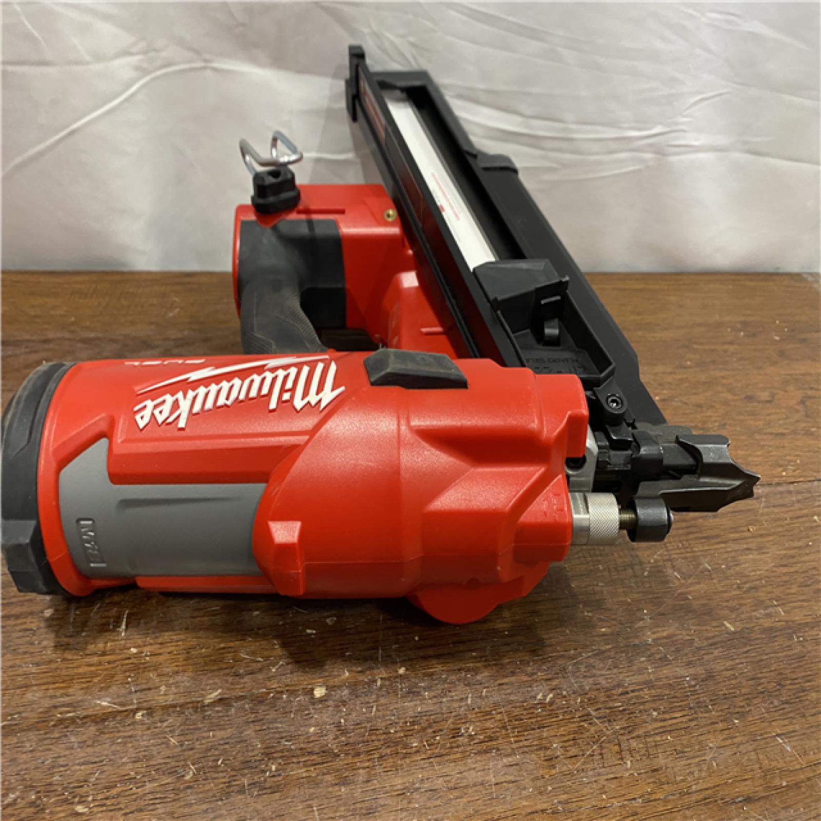 AS-ISMilwaukee 2744-20 M18 FUEL 3-1/2 in. 18-Volt 21-Degree Lithium-Ion Brushless Cordless Framing Nailer (Tool-Only) (Refurbished)