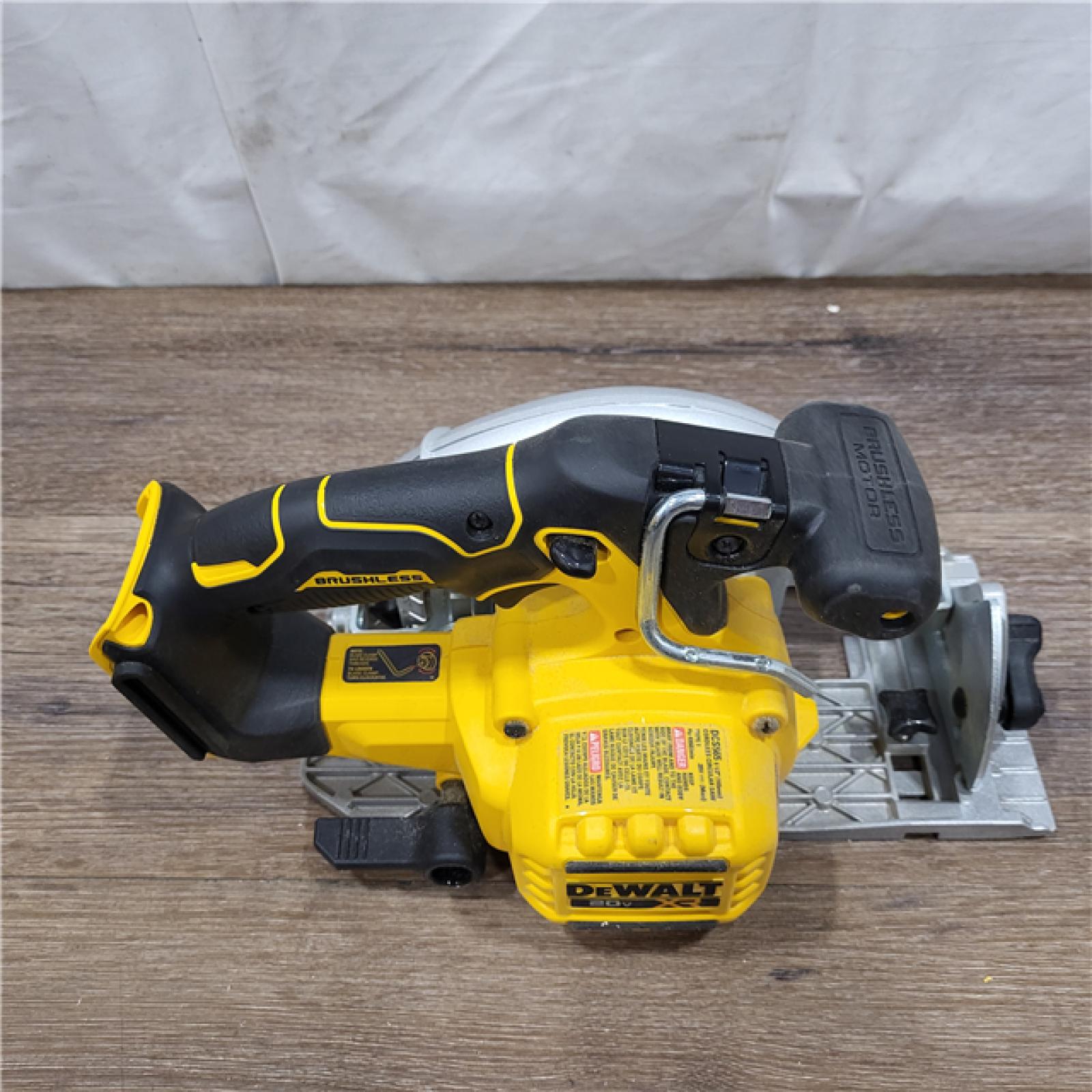 AS-IS DeWALT DCS565B 20V Max Brushless 6.5   Cordless Circular Saw