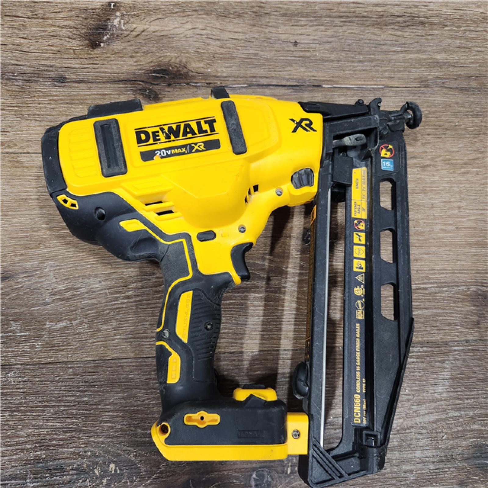 AS-IS DeWalt DCN660D1 20V 16 Gauge Cordless Angled Finish Nailer Kit W/ 2Ah Battery