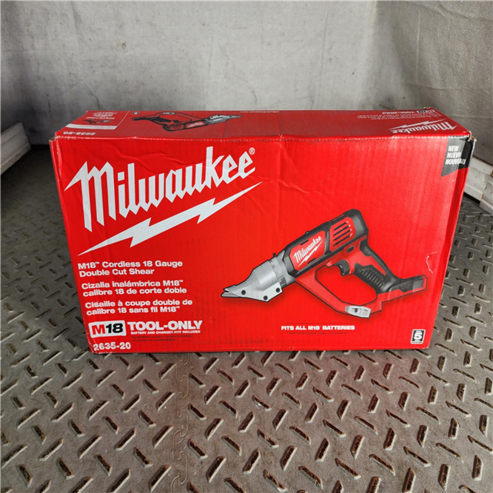 HOUSTON LOCATION - AS-IS Milwaukee M18 Cordless 18 Gauge Double Cut Shears (Tool Only)