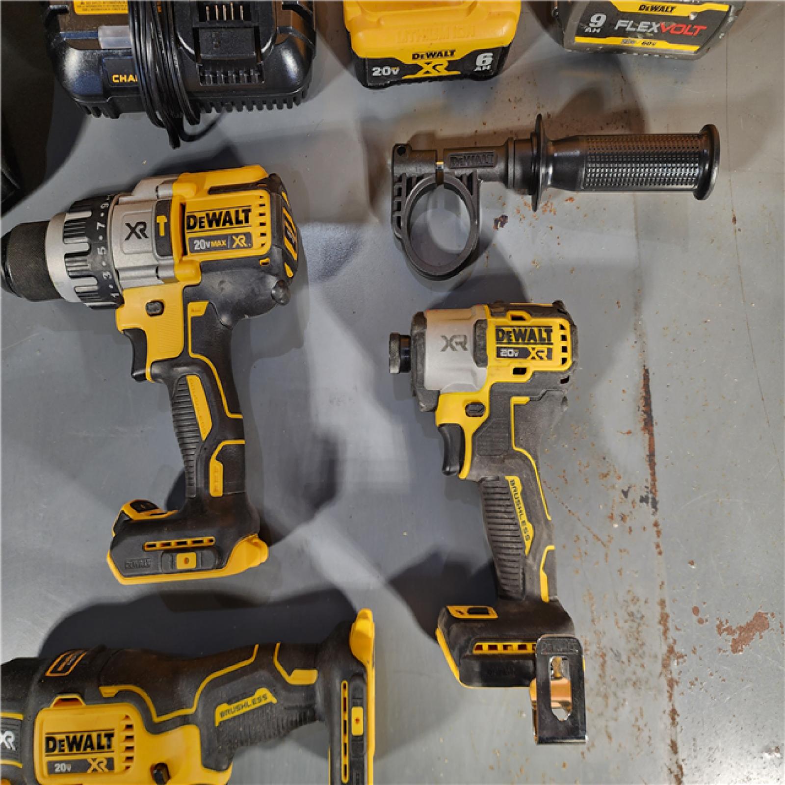 HOUSTON LOCATION - AS-IS DEWALT 20-Volt Lithium-Ion Cordless 3-Tool Combo Kit with FLEXVOLT 9 Ah and 20V 6 Ah Batteries and Charger