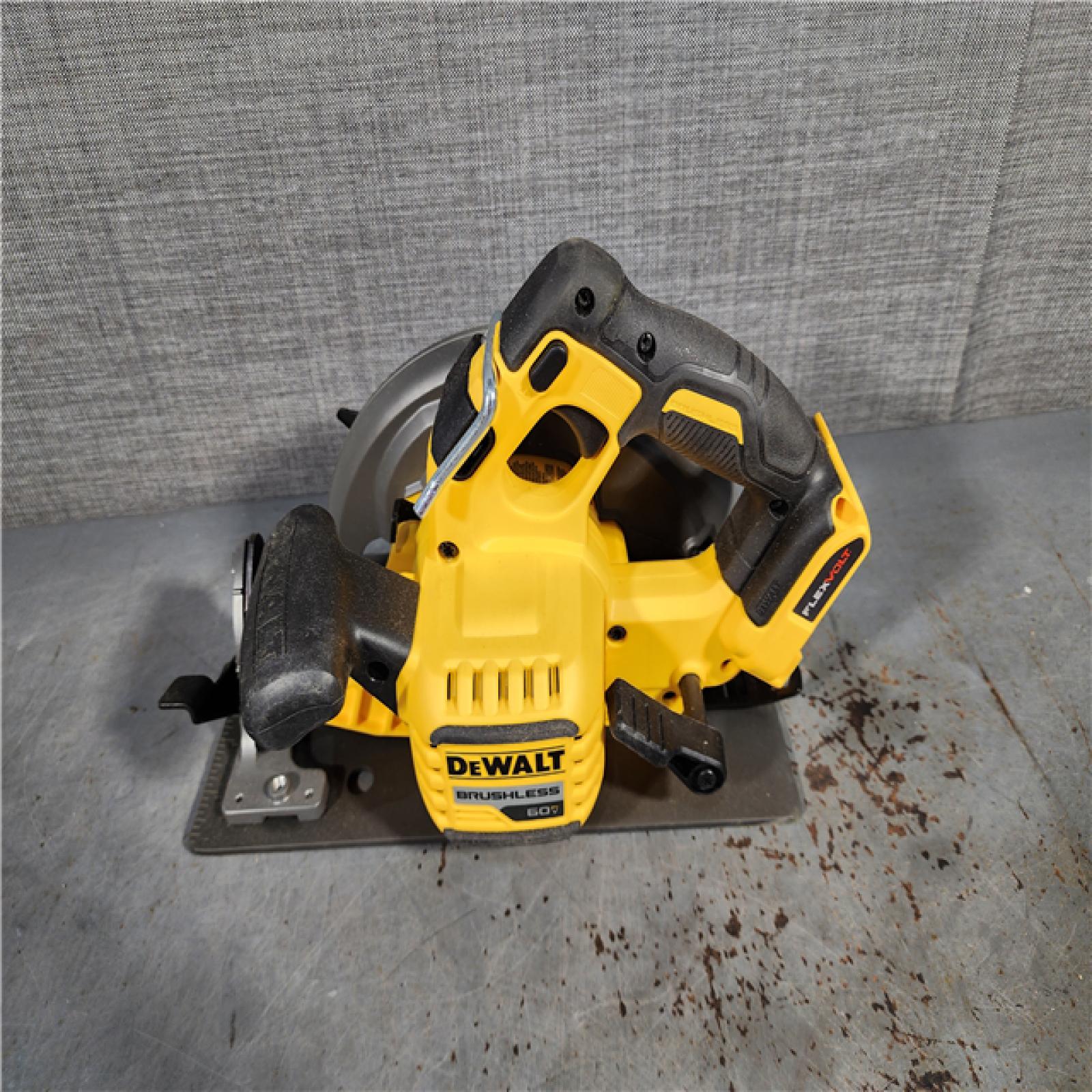 HOUSTON LOCATION - AS-IS DeWALT Flexvolt Max 7-1/4  60V Brushless Circular Saw DCS578B (Bare Tool)