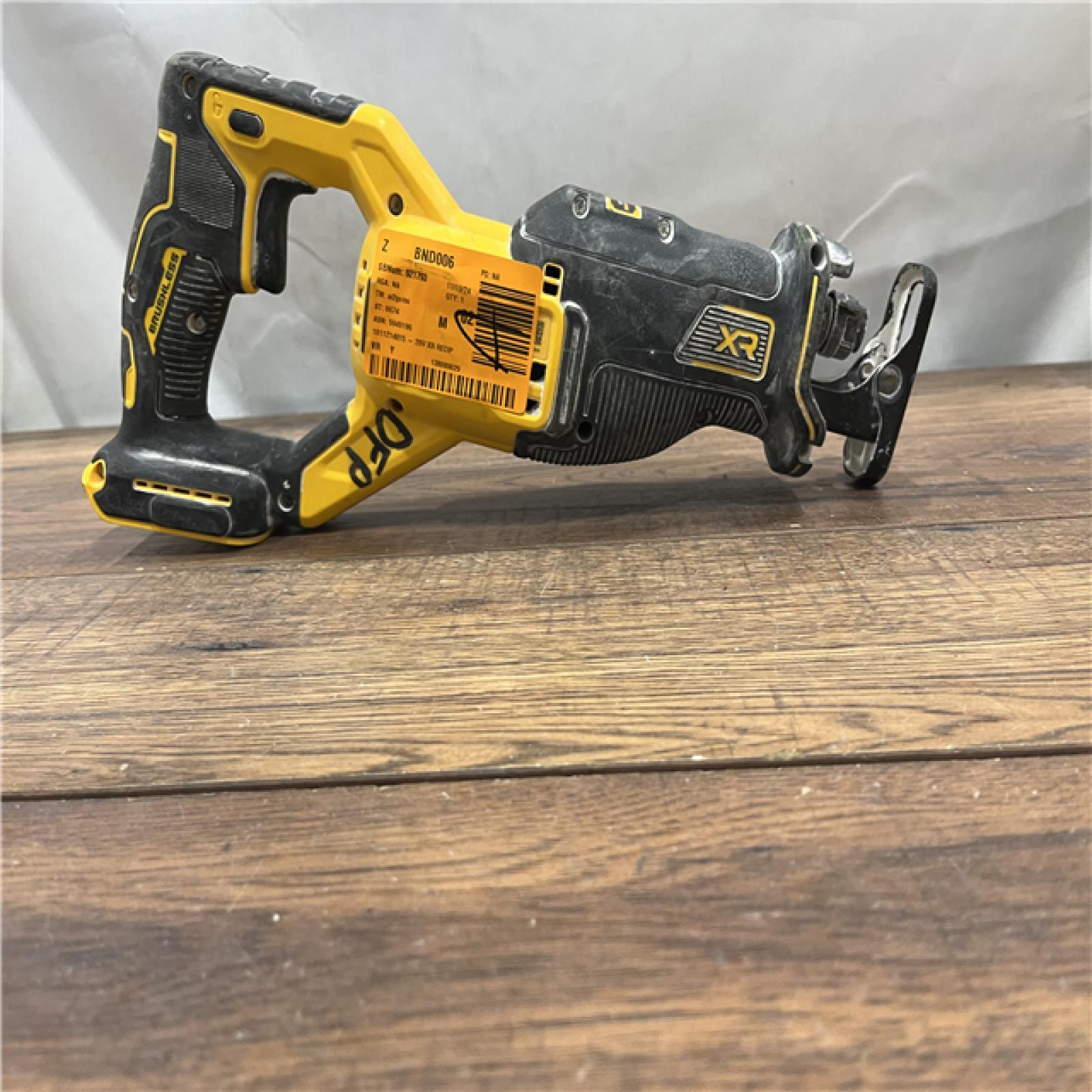 AS-IS DeWalt DCS382 18v XR Cordless Brushless Reciprocating Saw No Batteries No Charger No Case ( TOOL ONLY )