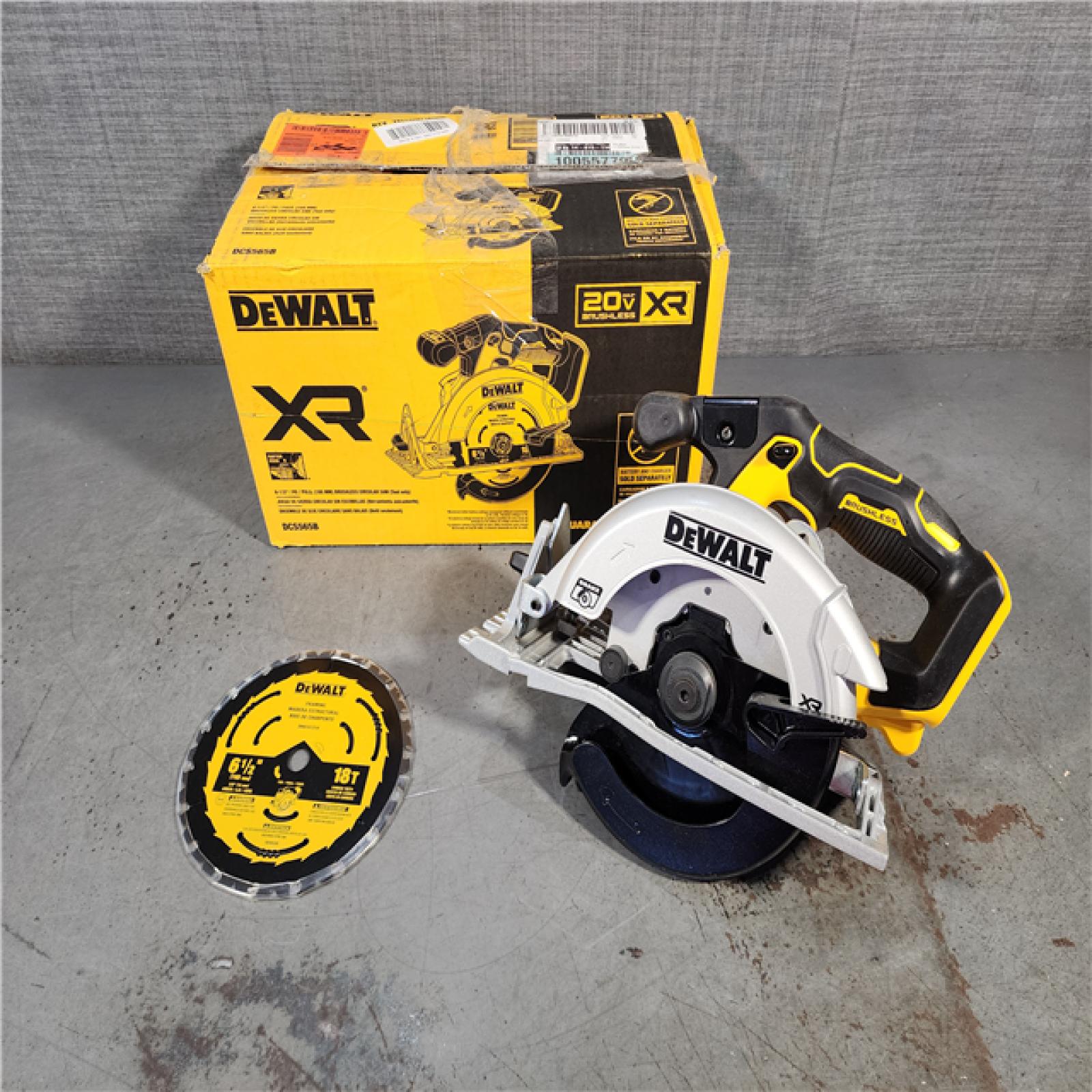 HOUSTON LOCATION - AS-IS DeWALT DCS565B 20V Max Brushless 6.5   Cordless Circular Saw (TOOL ONLY)