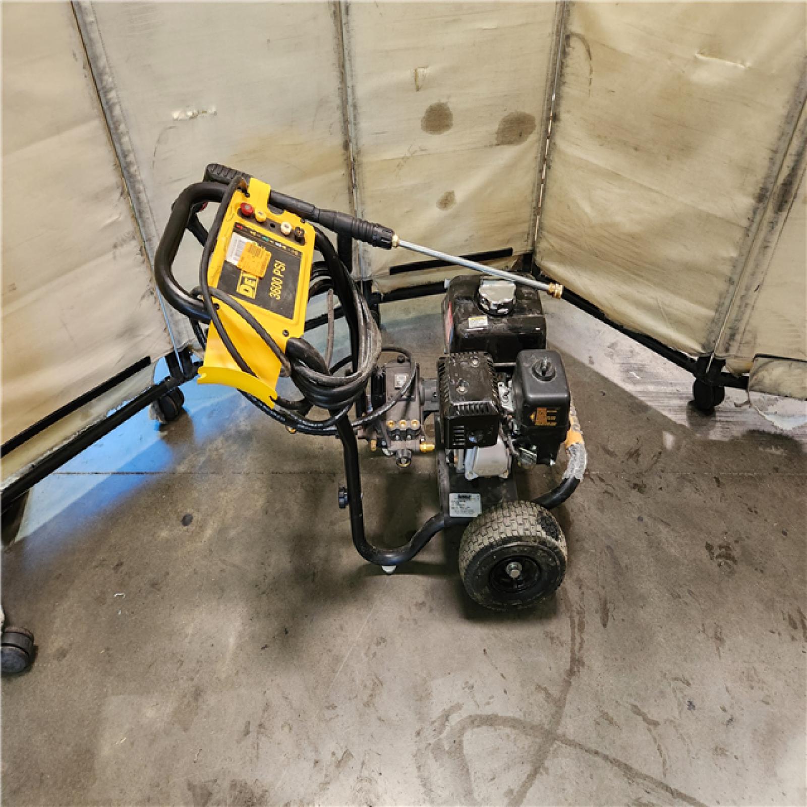 California AS-IS DEWALT 3600 PSI 2.5 GPM Cold Water Gas Professional Pressure Washer with HONDA GX200 Engine