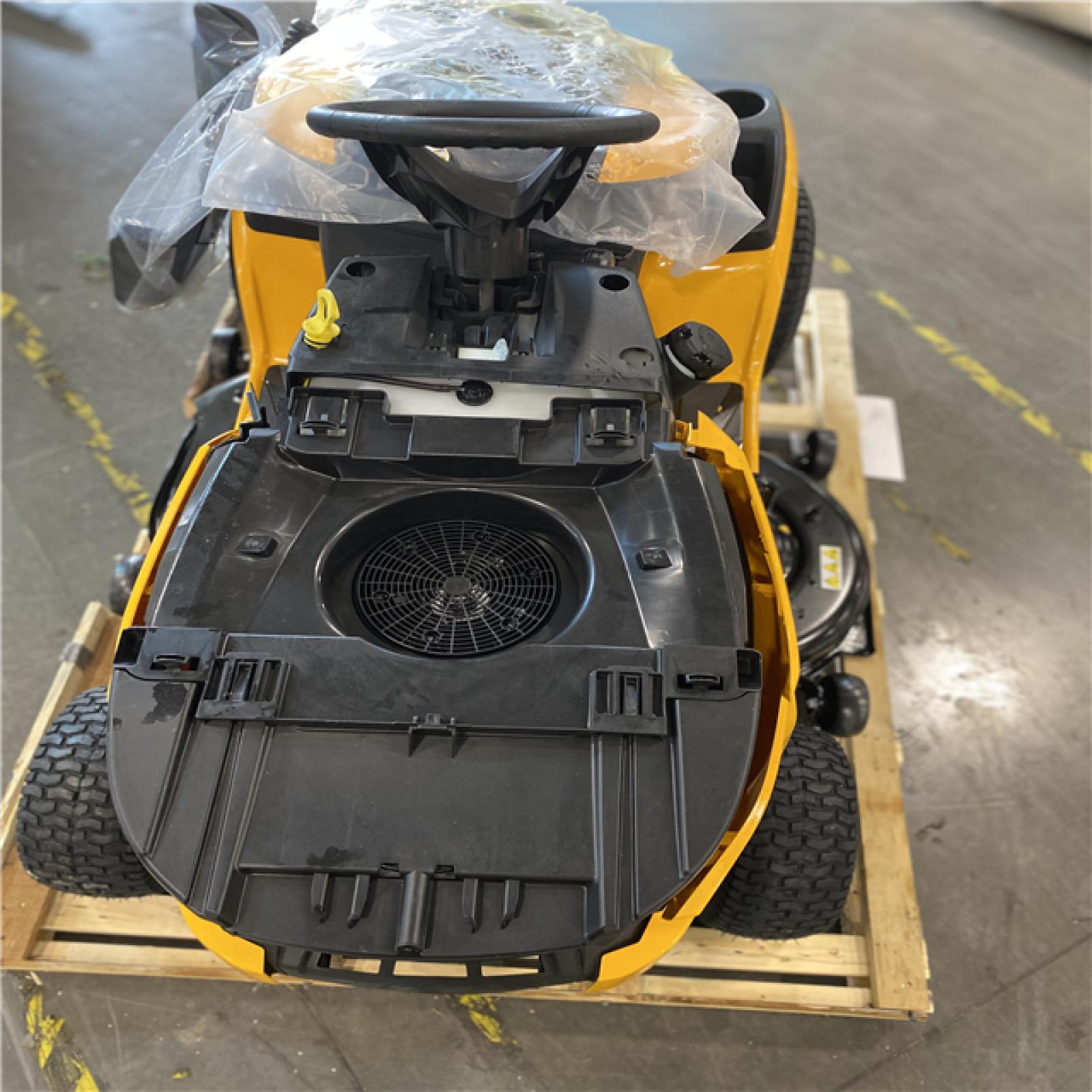 DALLAS LOCATION -AS-IS Cub Cadet XT1 Enduro LT 46 in. 22 HP V-Twin Kohler 7000 Series Engine Hydrostatic Drive Gas Riding Lawn Tractor