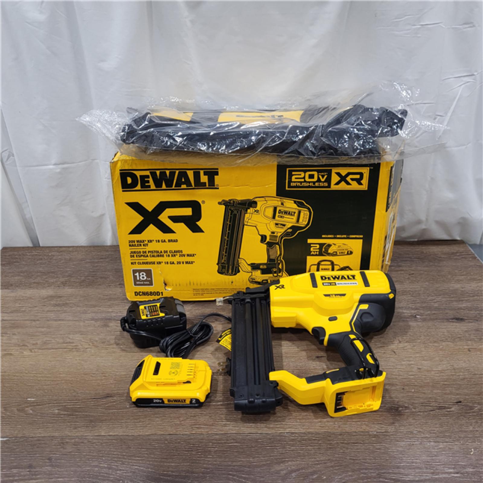 AS-IS DEWALT 20V MAX XR 18 Gauge Brad Nailer Kit