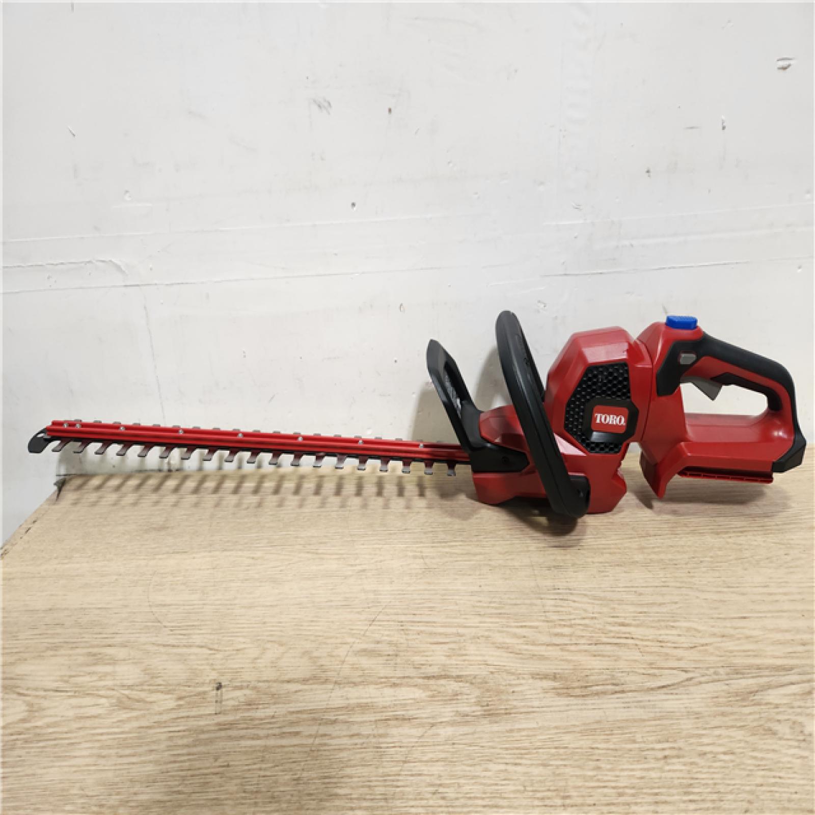 Phoenix Location NEW Toro 60V MAX* 24 in. (60.96 cm) Hedge Trimmer with 2.5Ah Battery