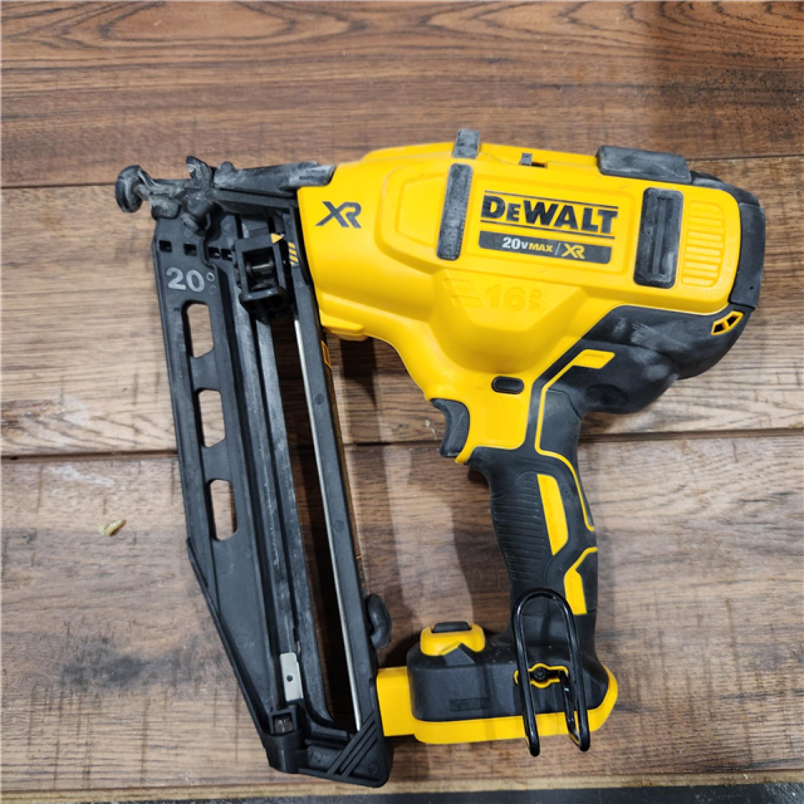 AS-IS DeWalt DCN660D1 20V 16 Gauge Cordless Angled Finish Nailer Kit W/ 2Ah Battery