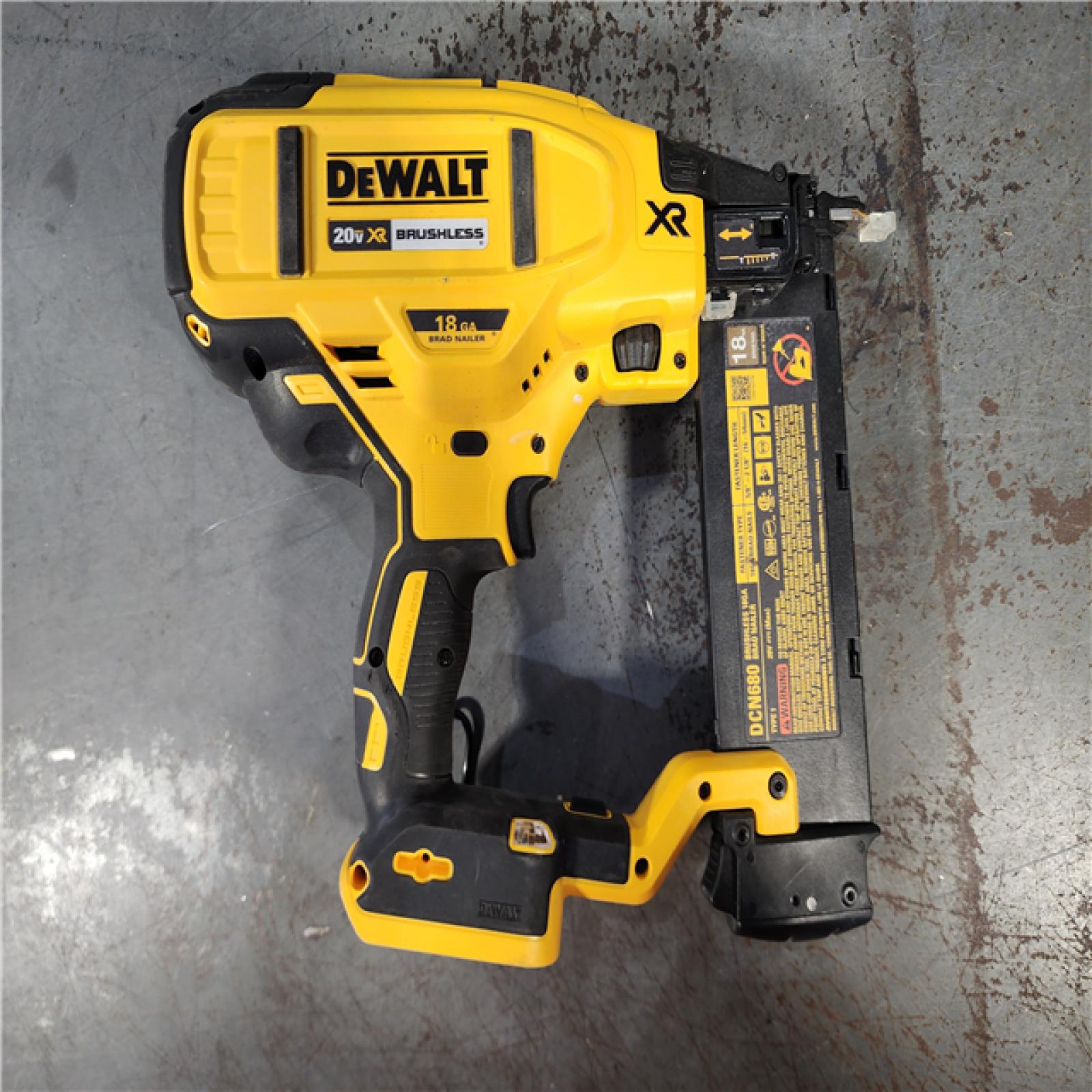 HOUSTON LOCATION - AS-IS (3) DEWALT 20V MAX XR 18 Gauge Brad Nailer Kit W/ (2) BATTERY & CHARGER