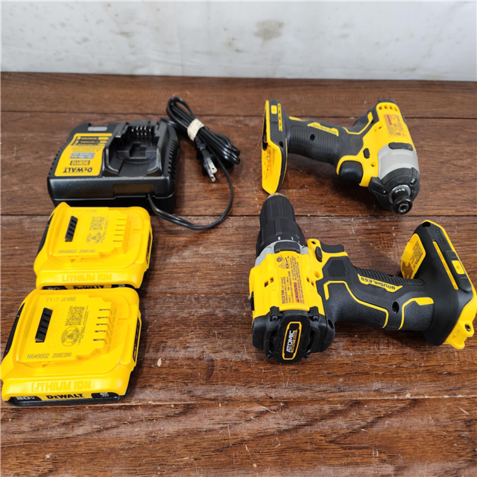 AS-IS DeWalt ATOMIC 20V MAX Brushless Cordless (2-Tool) Combo Kit